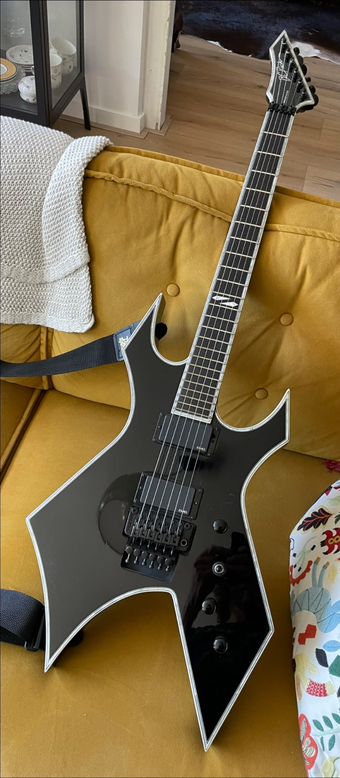 B.C. Rich NJ Deluxe Warlock guitar review