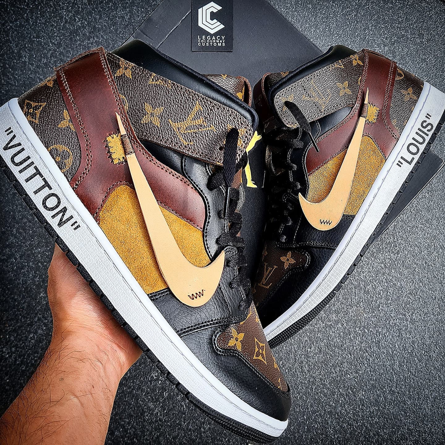Joshua Vides x Off-White x Air Jordan 1 High OG customs 💭