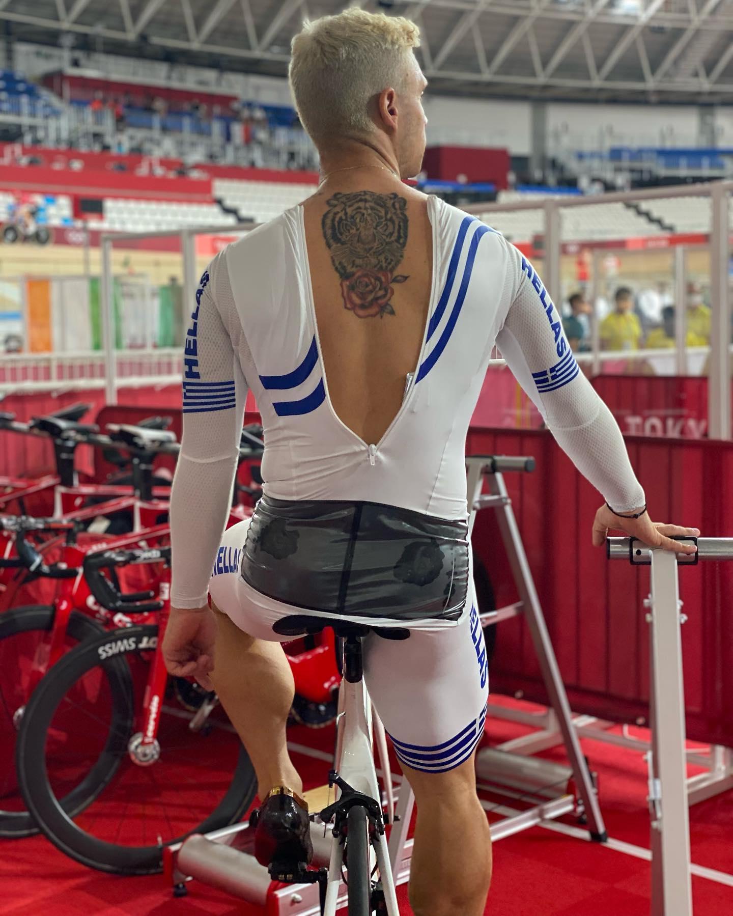 🚴‍♂️🌟 Pedal through time with us! Travel back to the iconic