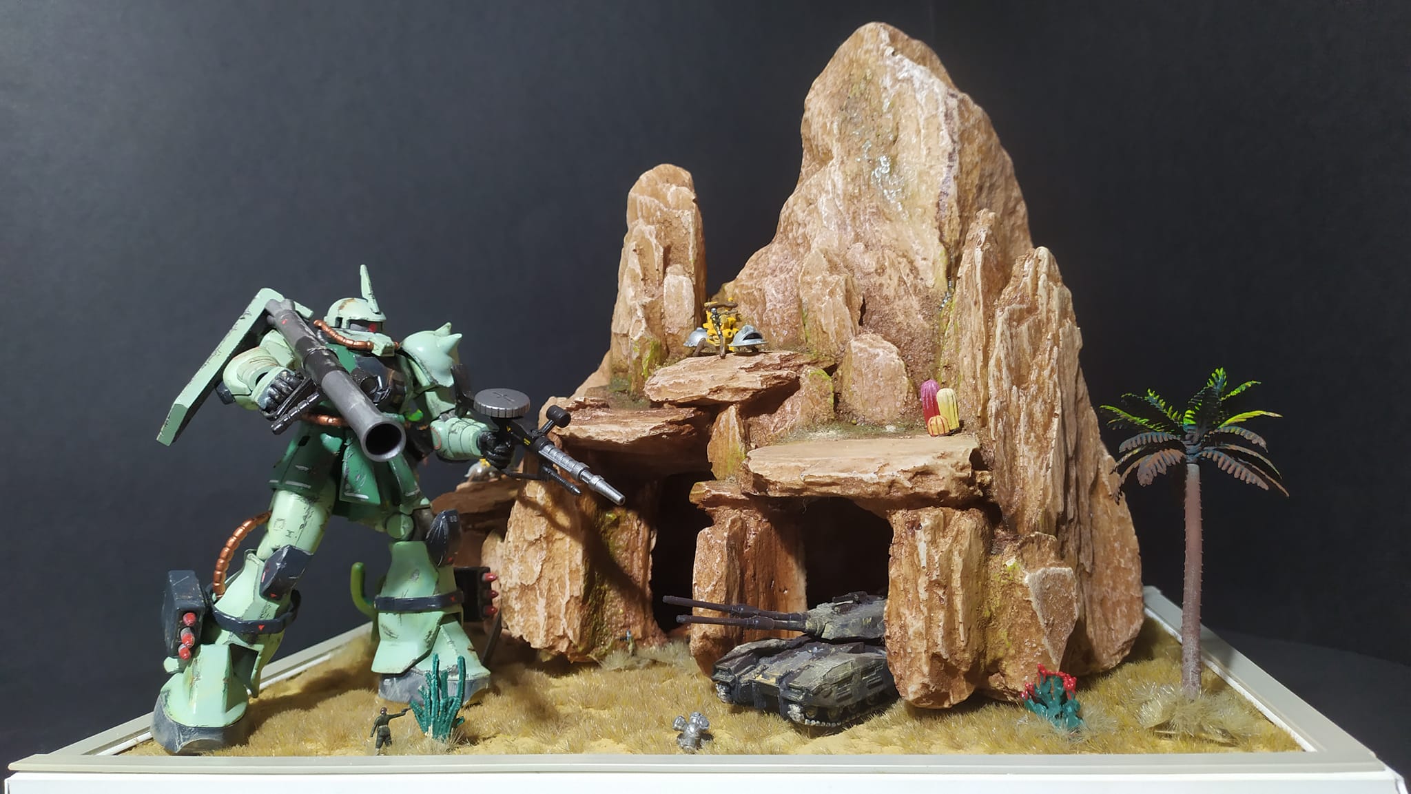 Zaku diorama art piece