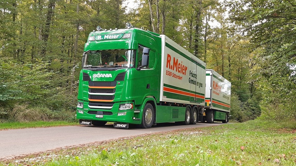 Scania - Auf dem Bild nicht zu erkennen, aber der Scania S500 B 6x2*4 ...