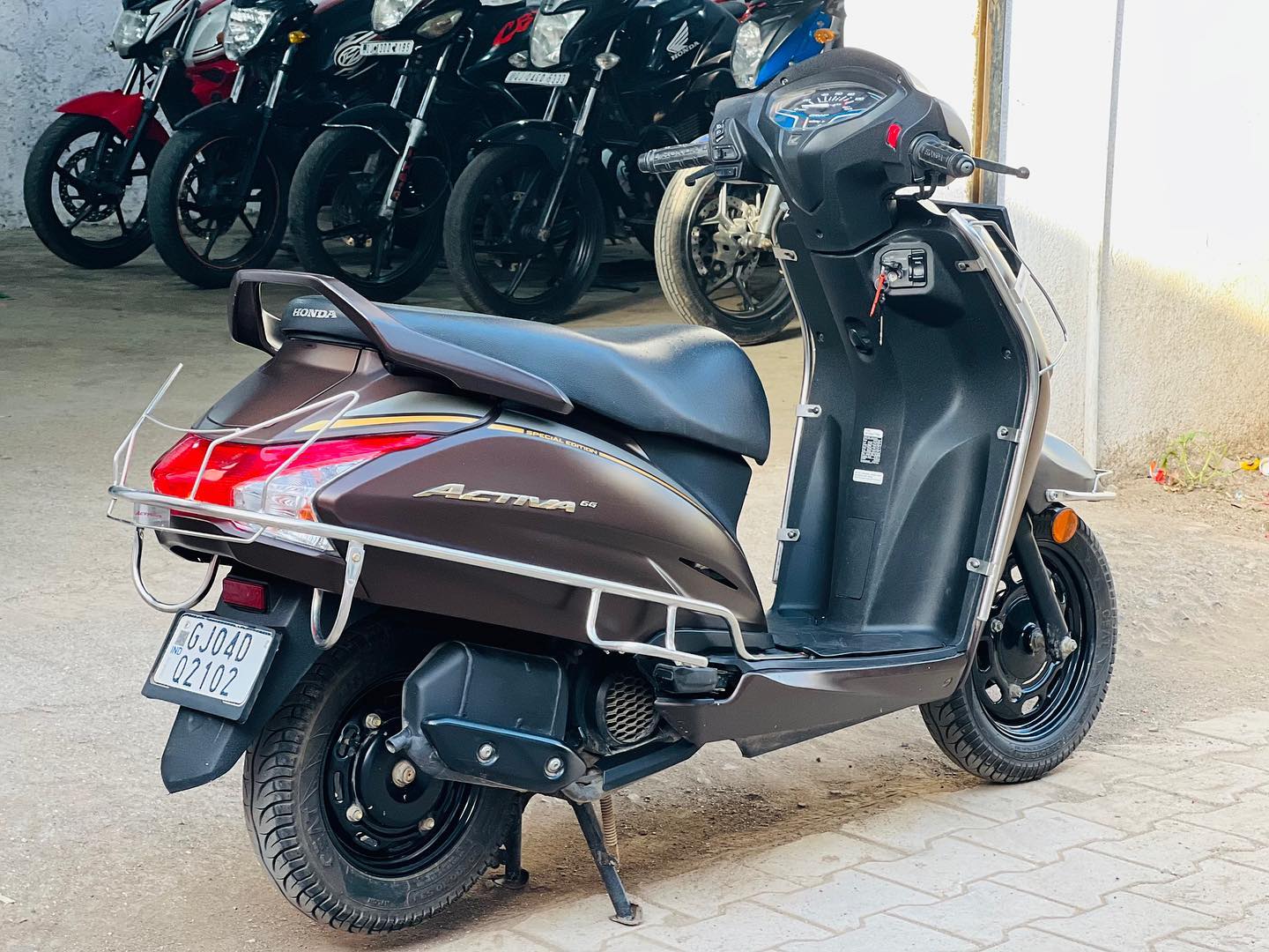 AVAILABLE ) 💳 *Reg.No. :- GJ04DQ 🏭 *Make :- HONDA 🚘 *Model