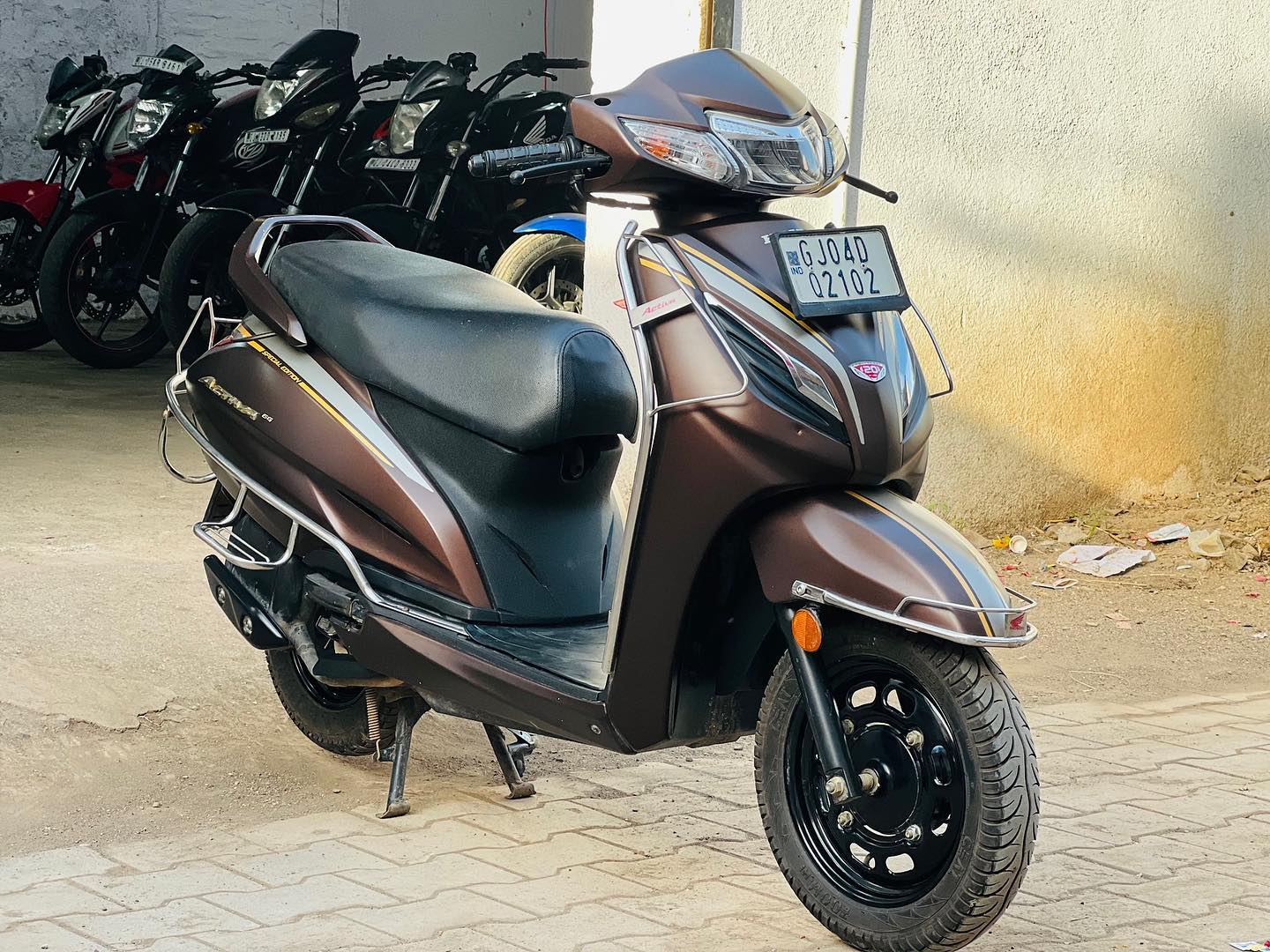 AVAILABLE ) 💳 *Reg.No. :- GJ04DQ 🏭 *Make :- HONDA 🚘 *Model