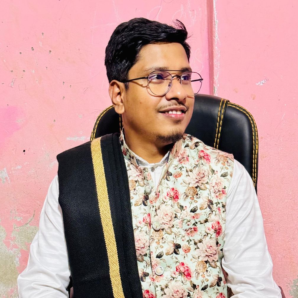 রিহার্সাল ছাড়া যখন মঞ্চে কোরাস গান গাইতাম ঠিক এই রকম হতো। কত বকা ...