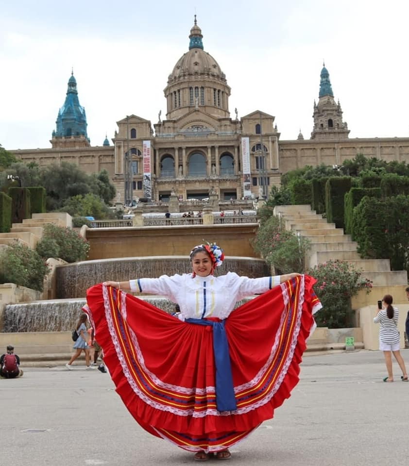 Vestuario Criollo o Colonial de la Villa de Camasca. Este qtraje de ...
