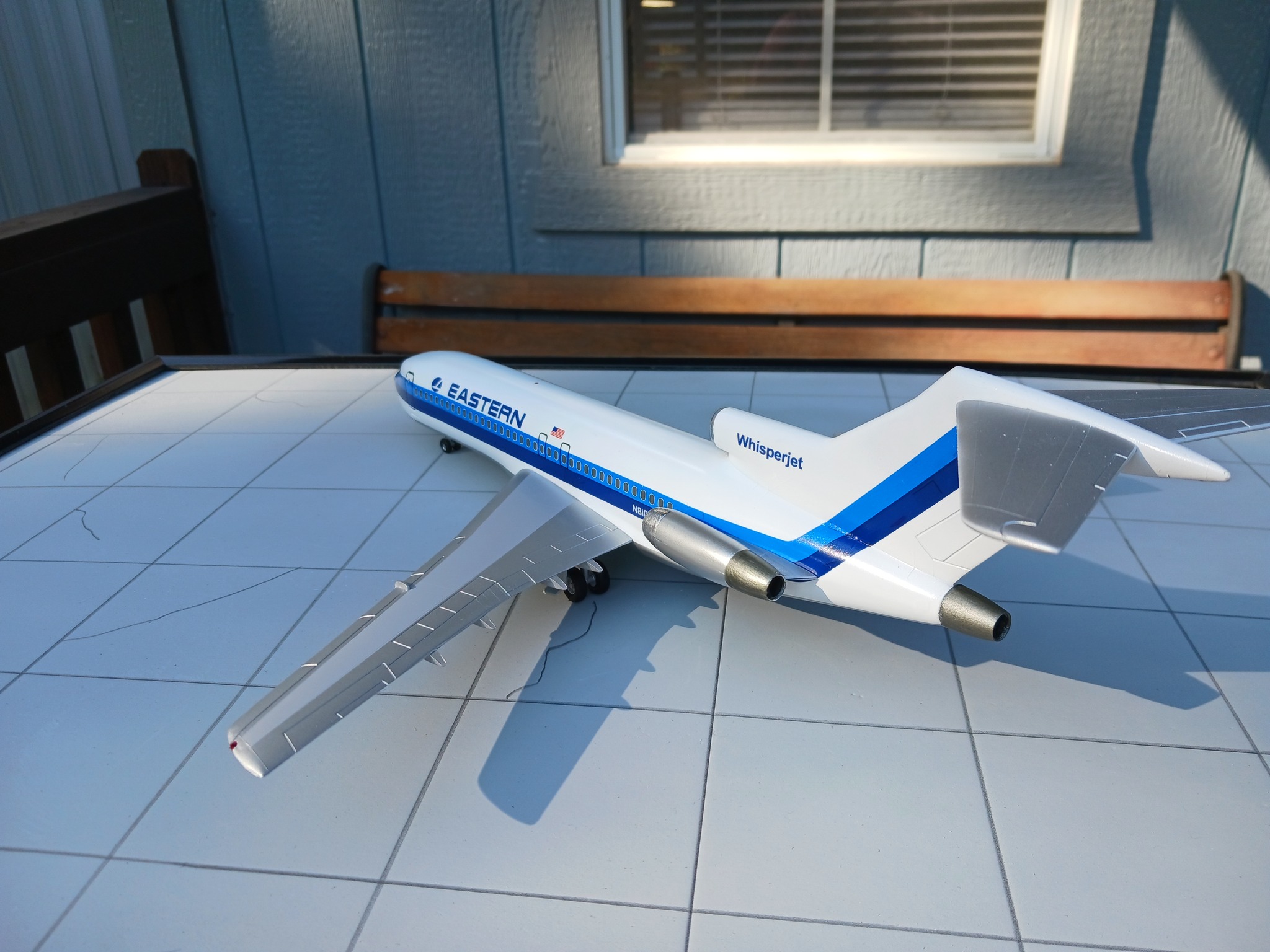 Atlantis Boeing 727 model in Eastern colors