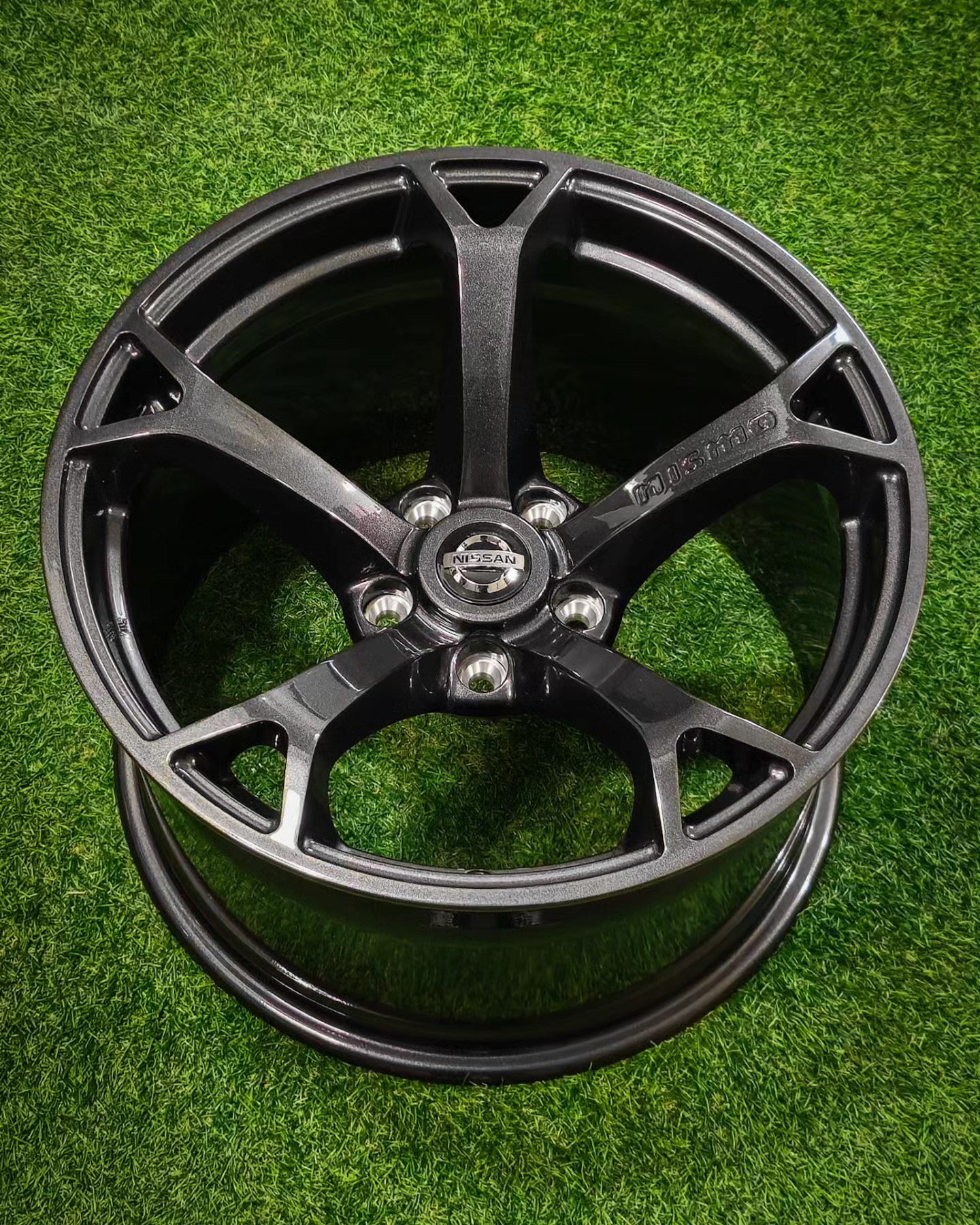 Nissan 370z v1 wheels color variations?