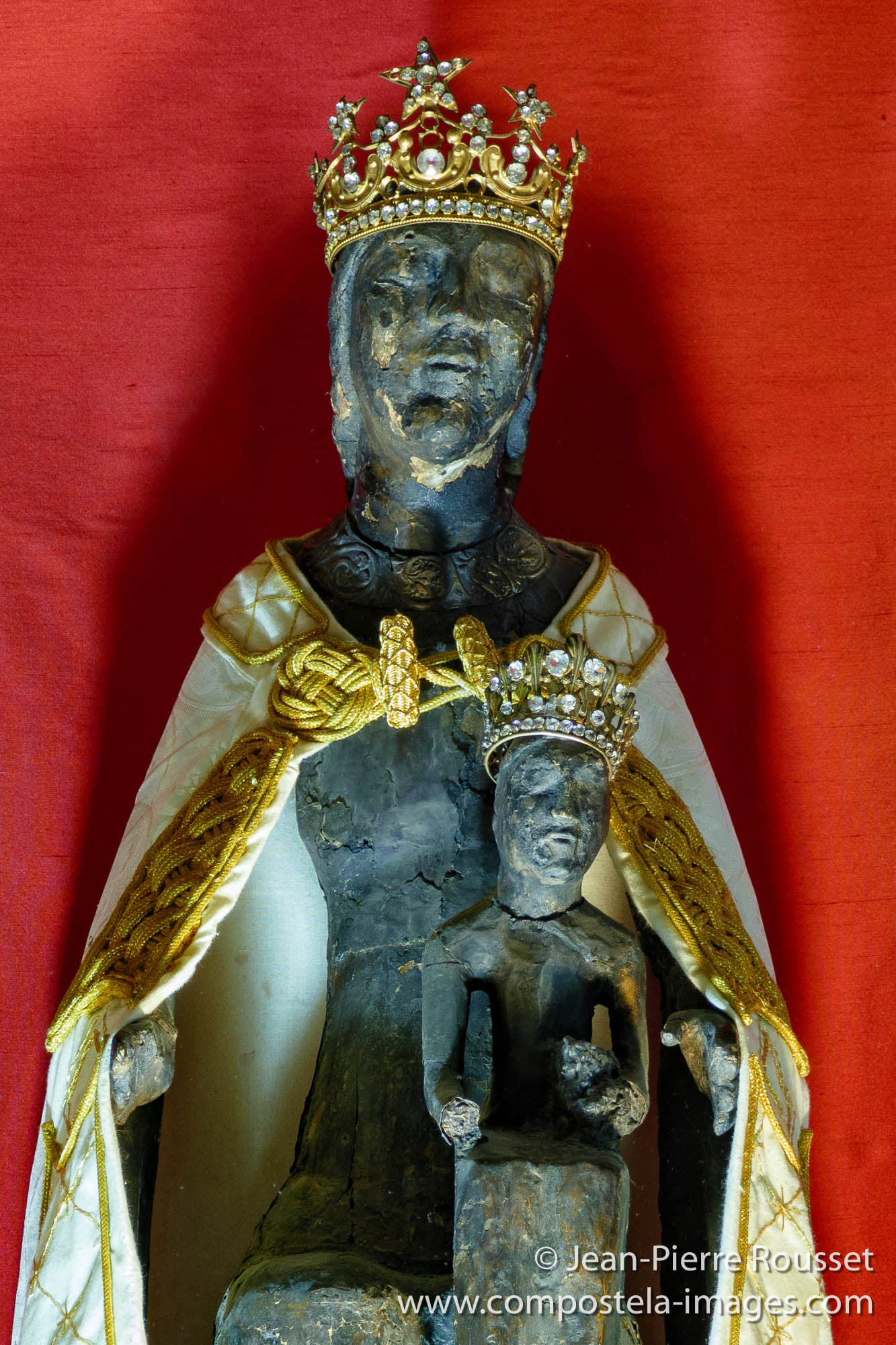 Pourquoi La Vierge De Rocamadour Est Noire