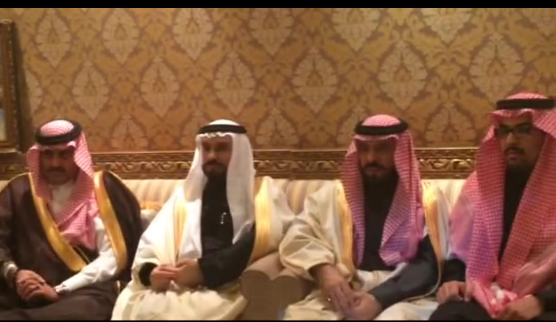 الشيخ جاسم العسكر الخوه اللي ساسها العز والطيب اسعى لها وافدى خويي بروحي مايجحد المعروف راعي المواجيب والكلمه الزينه هواي وطموحي Facebook