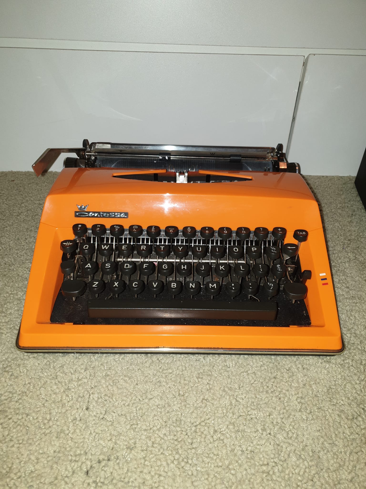 1974 Contessa Deluxe typewriter by Adler