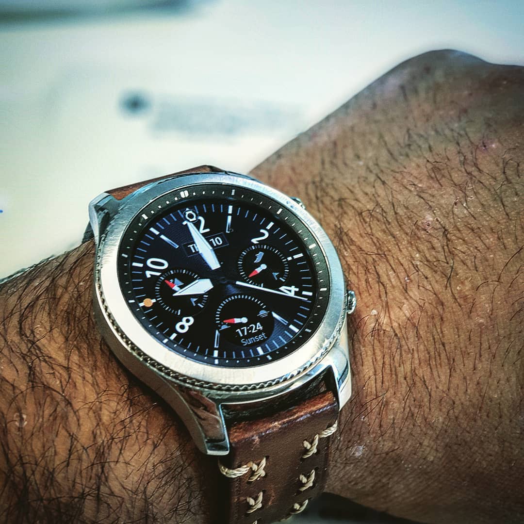 DCC tech - The gear s3 classic is still the best looking...