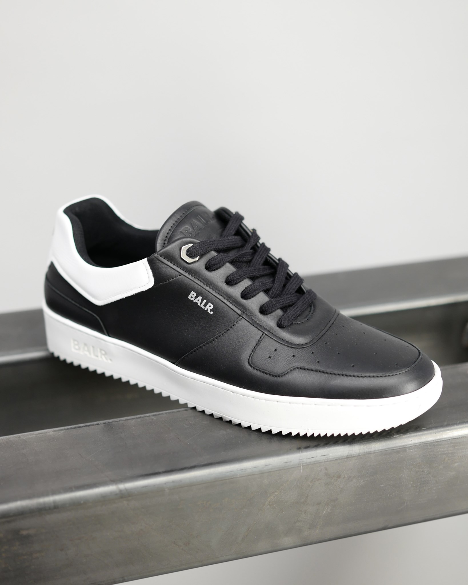 Size42】Ultra Clean Sneakers BALR. Size 12 Cycling Shoes for Men