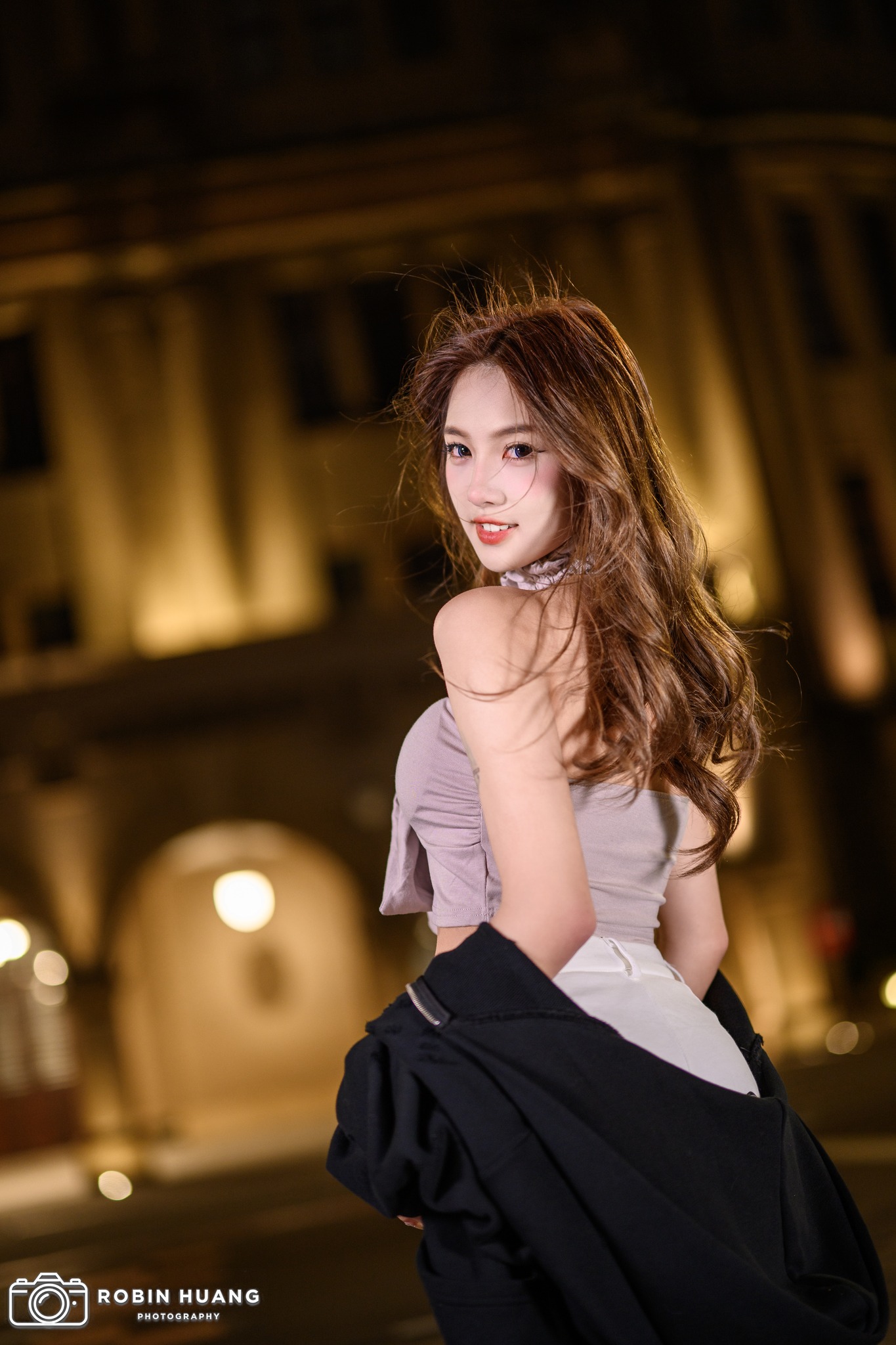 Robin Huang (@robin.huang.180) • Facebook