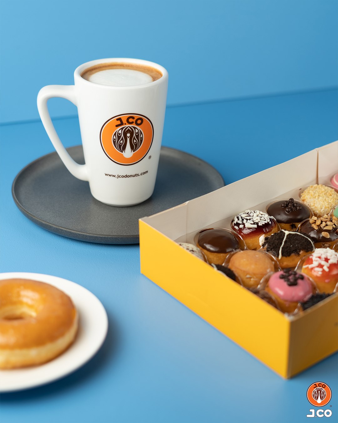 Check out the hot... - J.CO Donuts & Coffee, Philippines