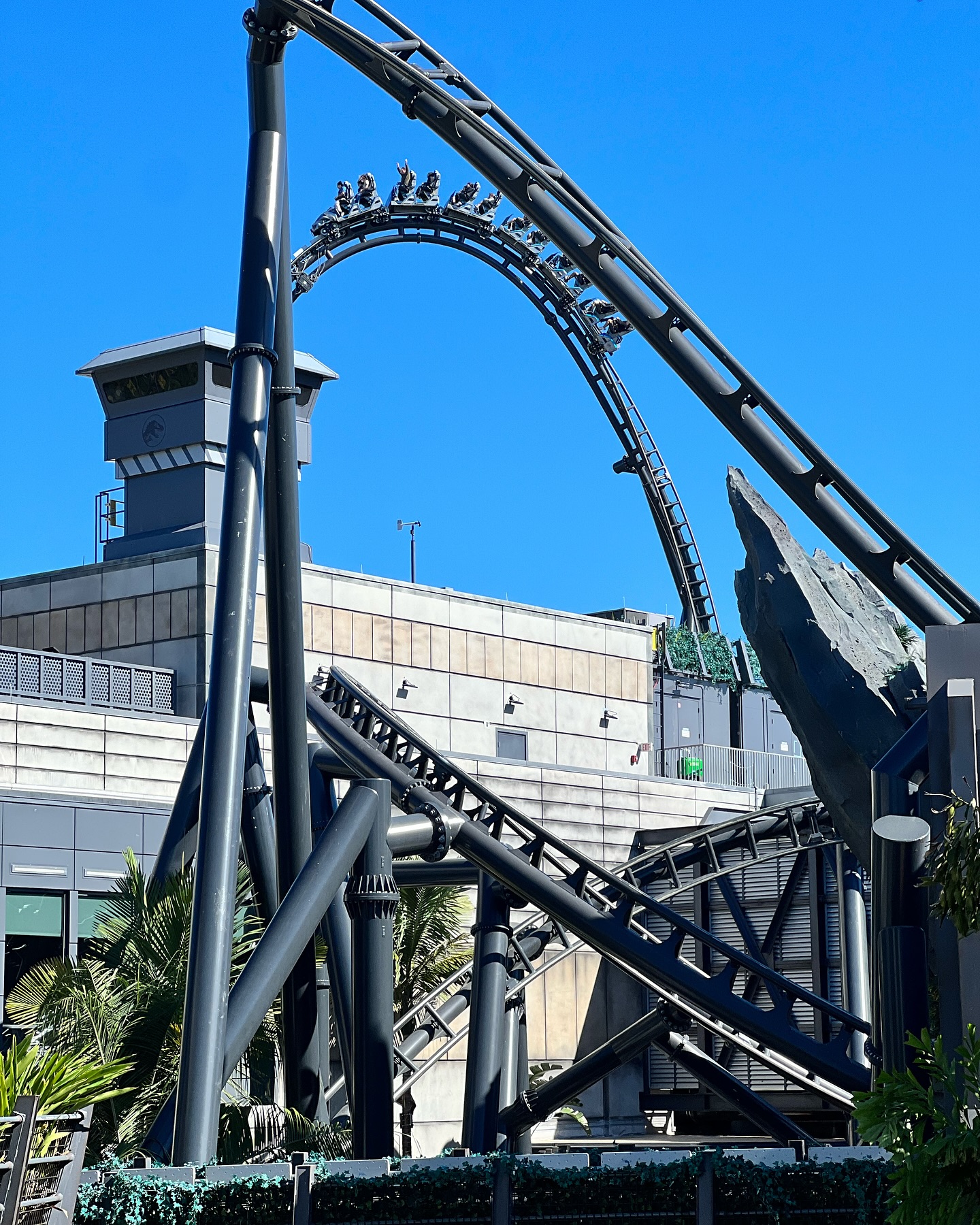 Daishawn - Love a coaster dressed in black 🖤🎢 #velocicoaster # ...