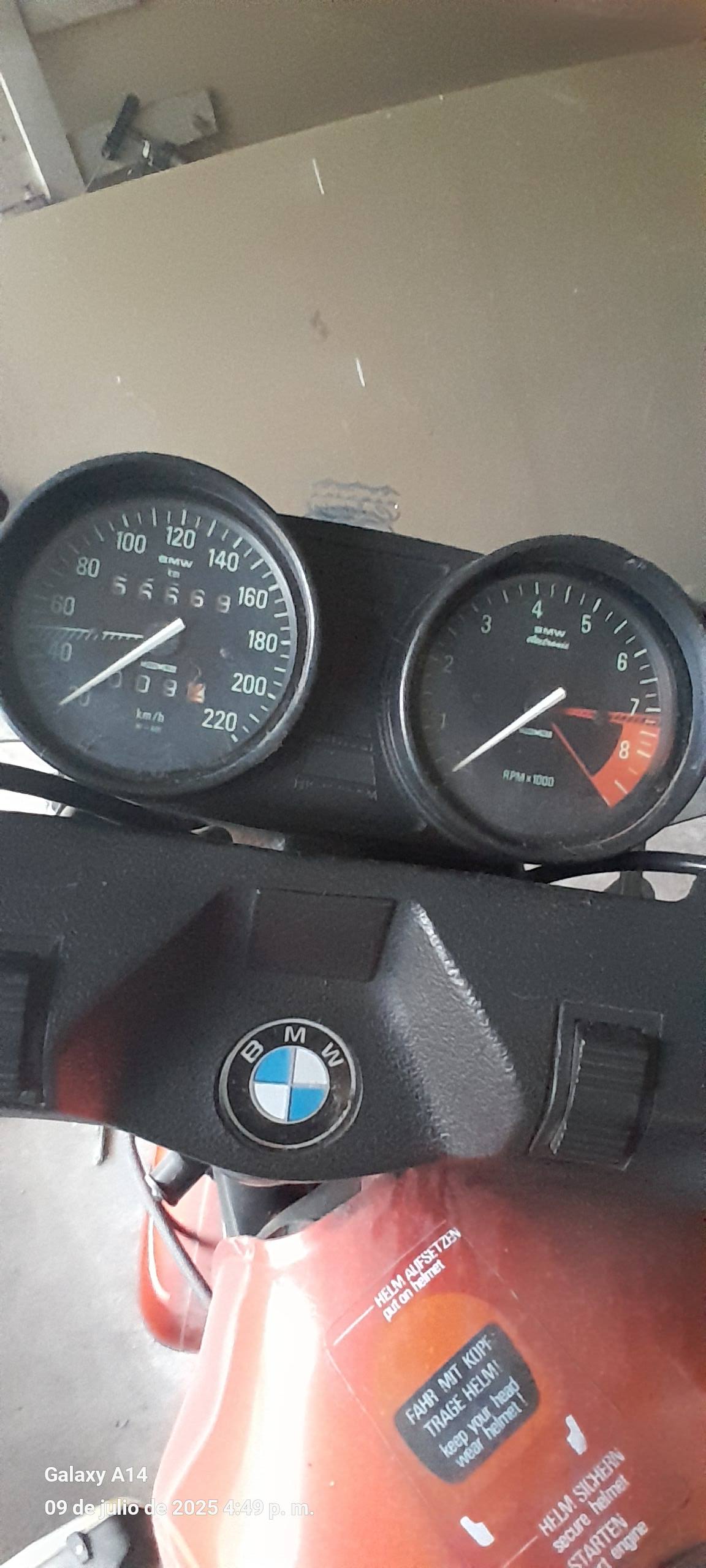 BMW R8081 solo para interesad@s y entendidos Wsp [hidden information ...