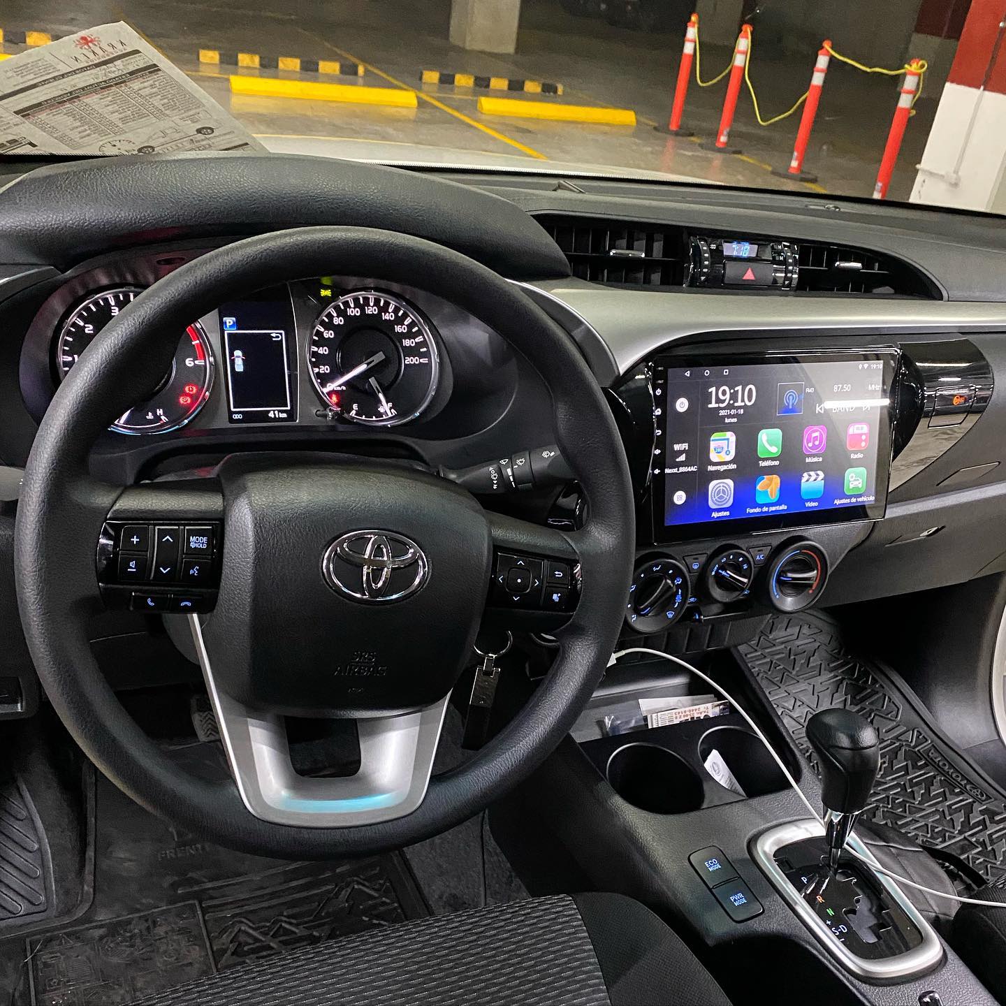 Toyota Hilux 2022 Interior