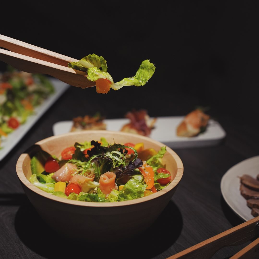 Caveyard - 🥗 smoked salmon avocado vinaigrette salad 燻鮭魚酪梨檸檬油醋 ...