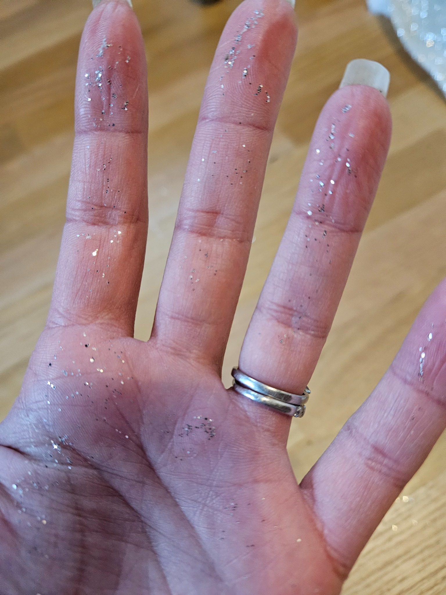 stop glitter from falling off dress How to fabric shedding? MERMAID-DRESS