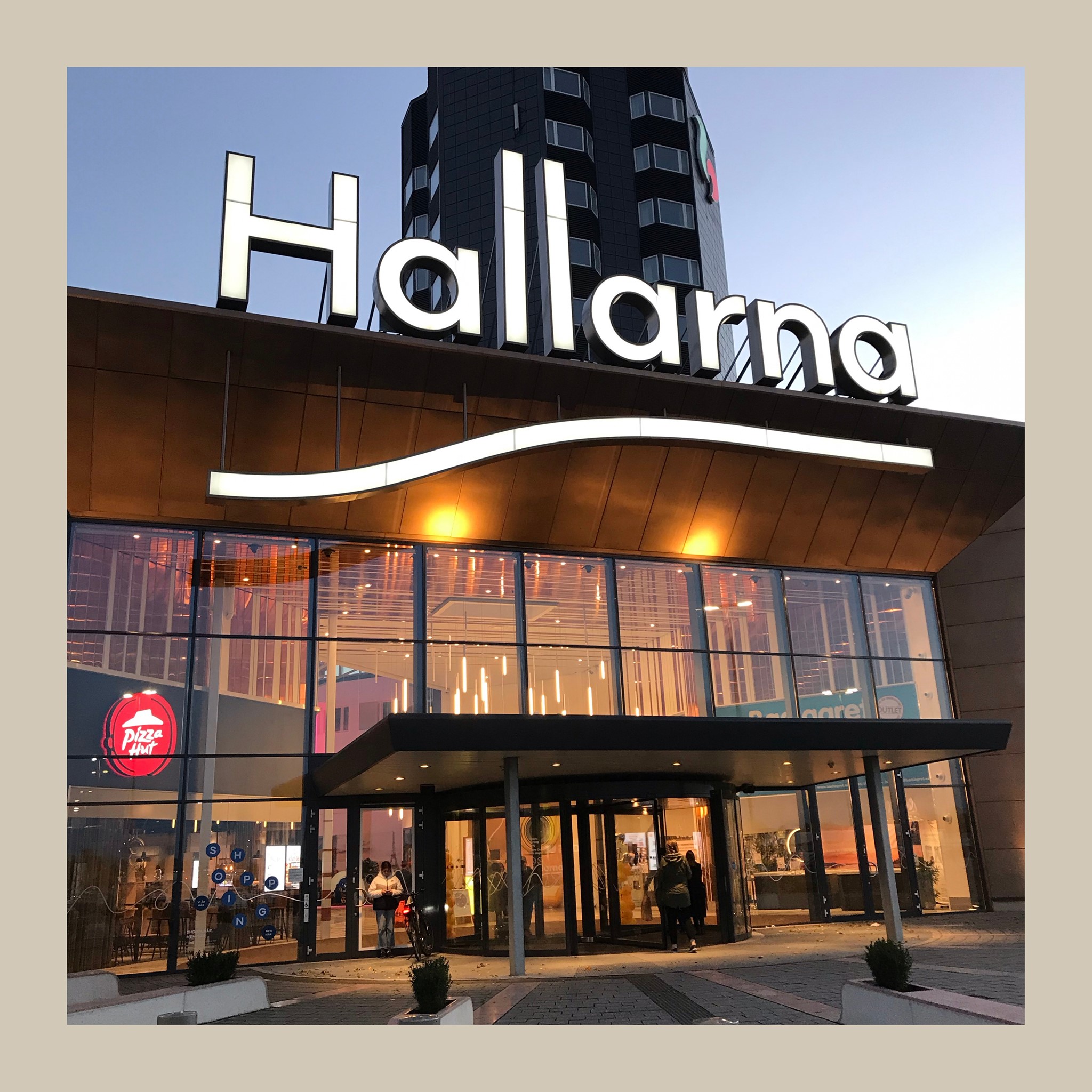 Smycka Halmstad - Både på Hallarna och Viktoriagatan 5 i...