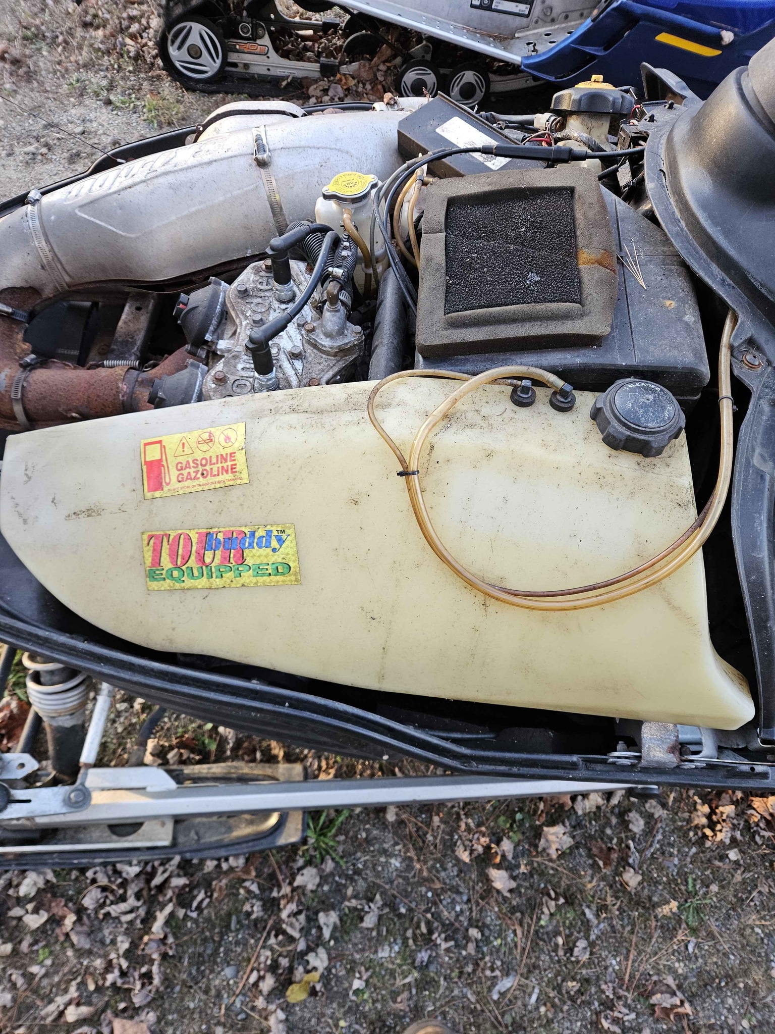 Tour Buddy auxiliary fuel tank Fits 1999 - 2004 Skidoo ZX chassis
