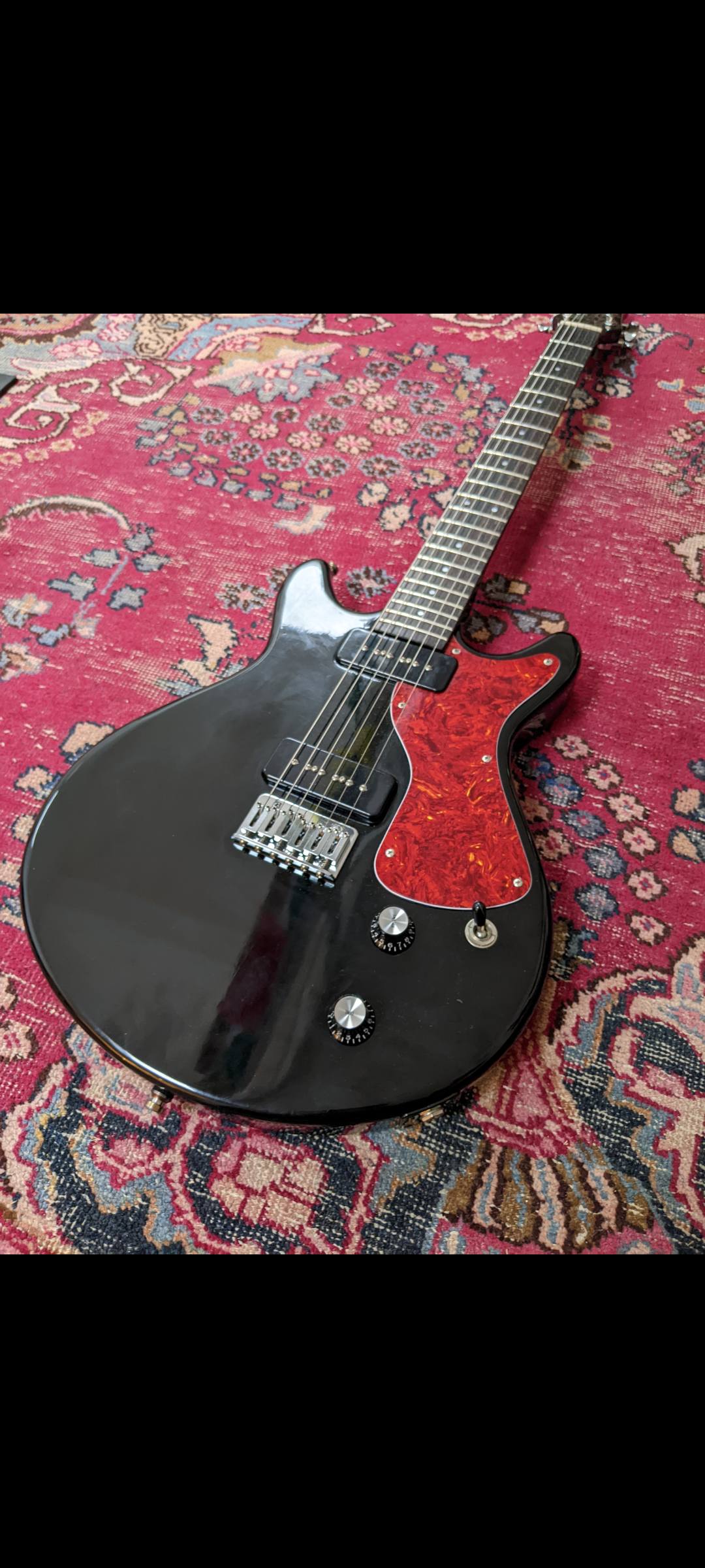 Yamaha SG-RR guitar plays great and sounds amazing