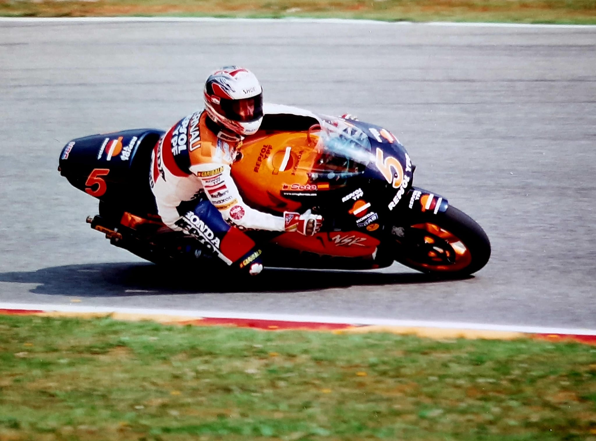Sete Gibernau with the Repsol Honda NSR500 (personal archive)