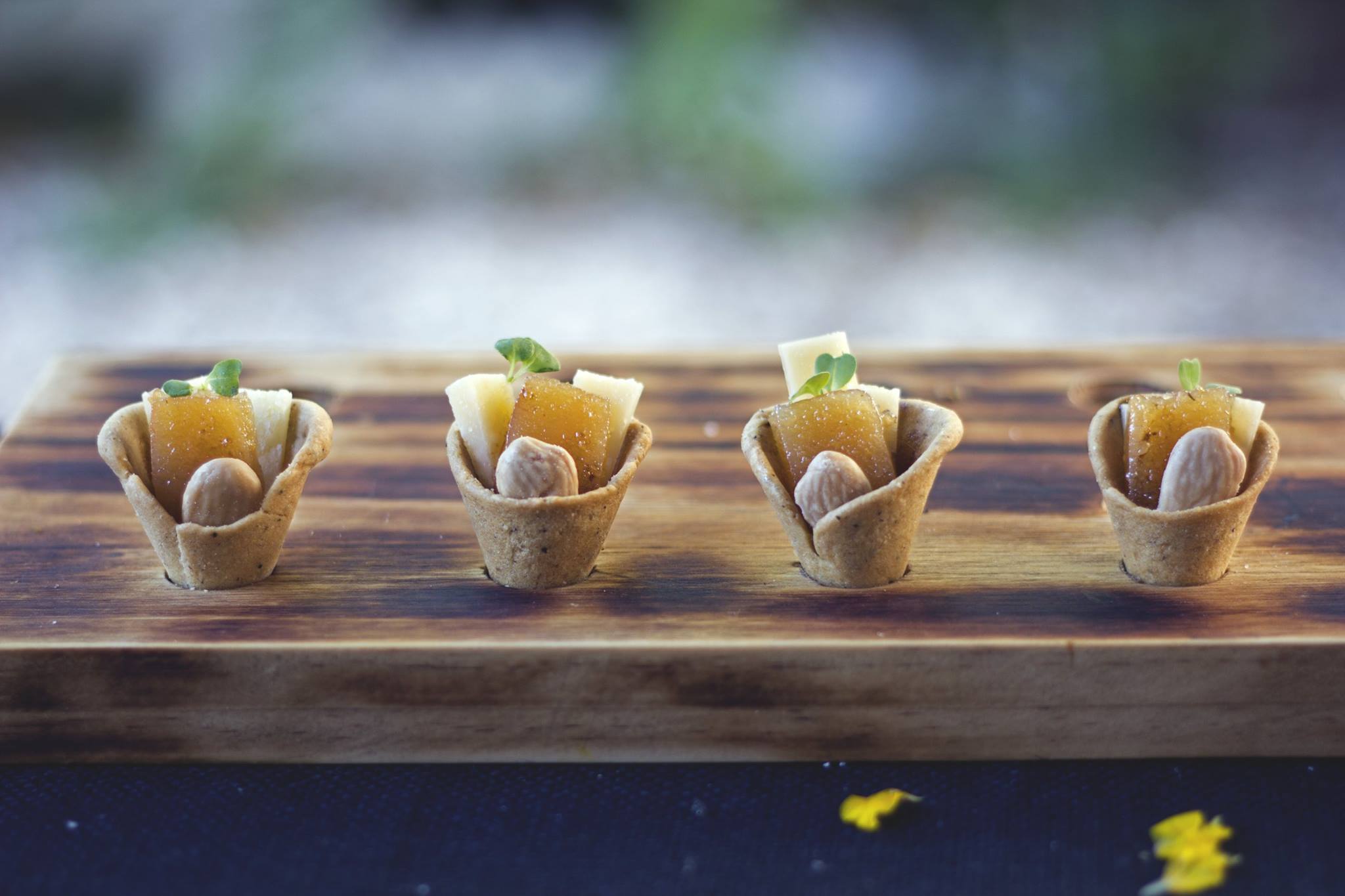The Cone Lab. - 🍦 Conos de pimienta con queso, membrillo y... | Facebook