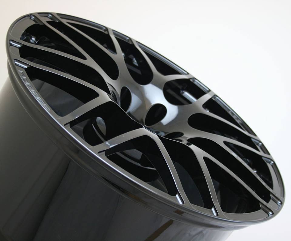 WheelsWorld. - Accelera IOTA 4x4 ir SUV Rieda tyliai. Asimetrinis ...