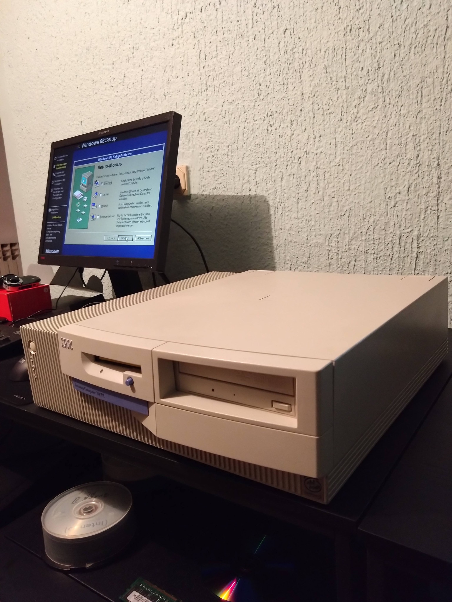 Pentium II 350mhz runs Windows 98 SE well, considering Windows XP next