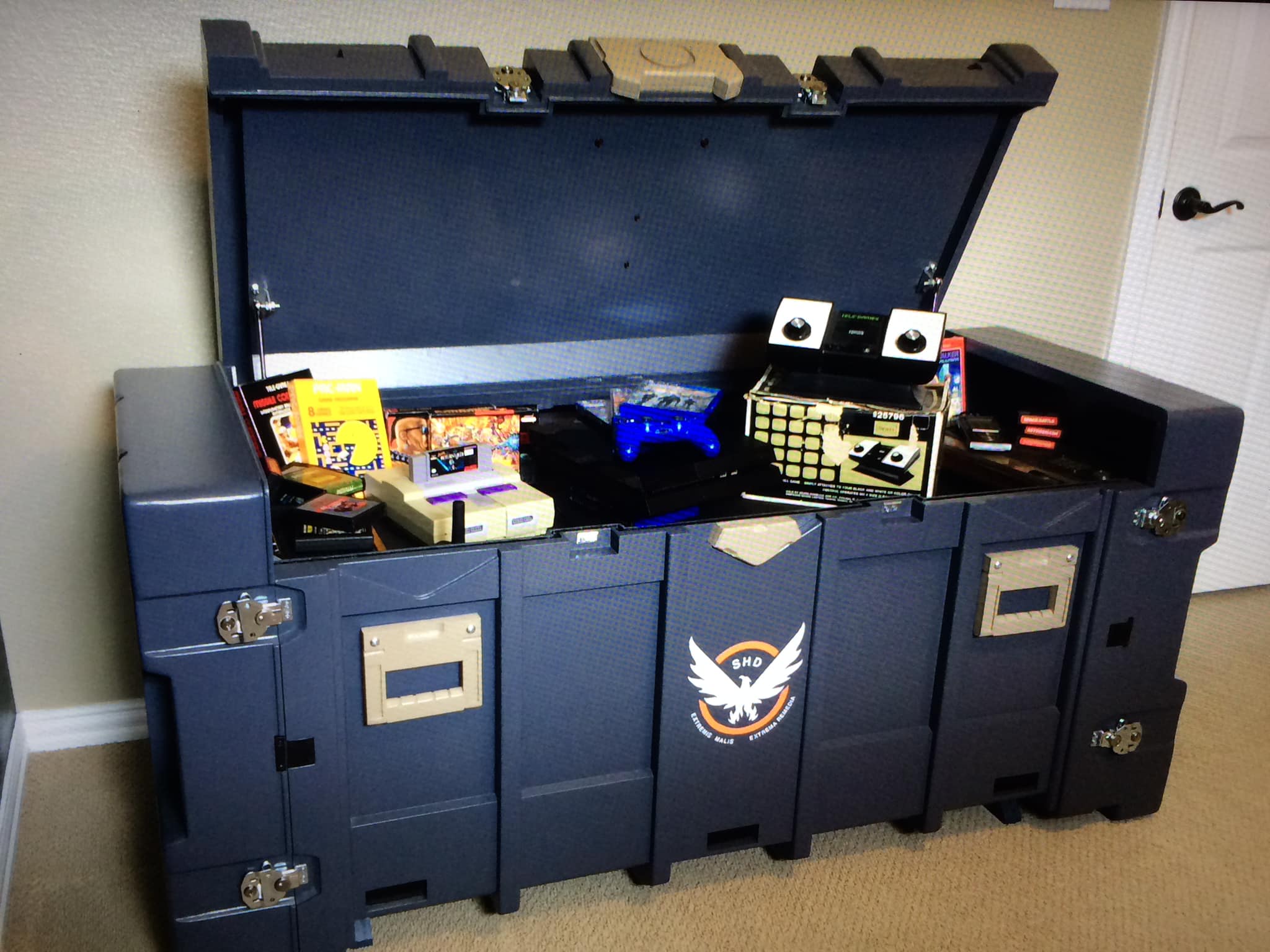 Take a look inside of the Phoenix Shield Collectors edition for