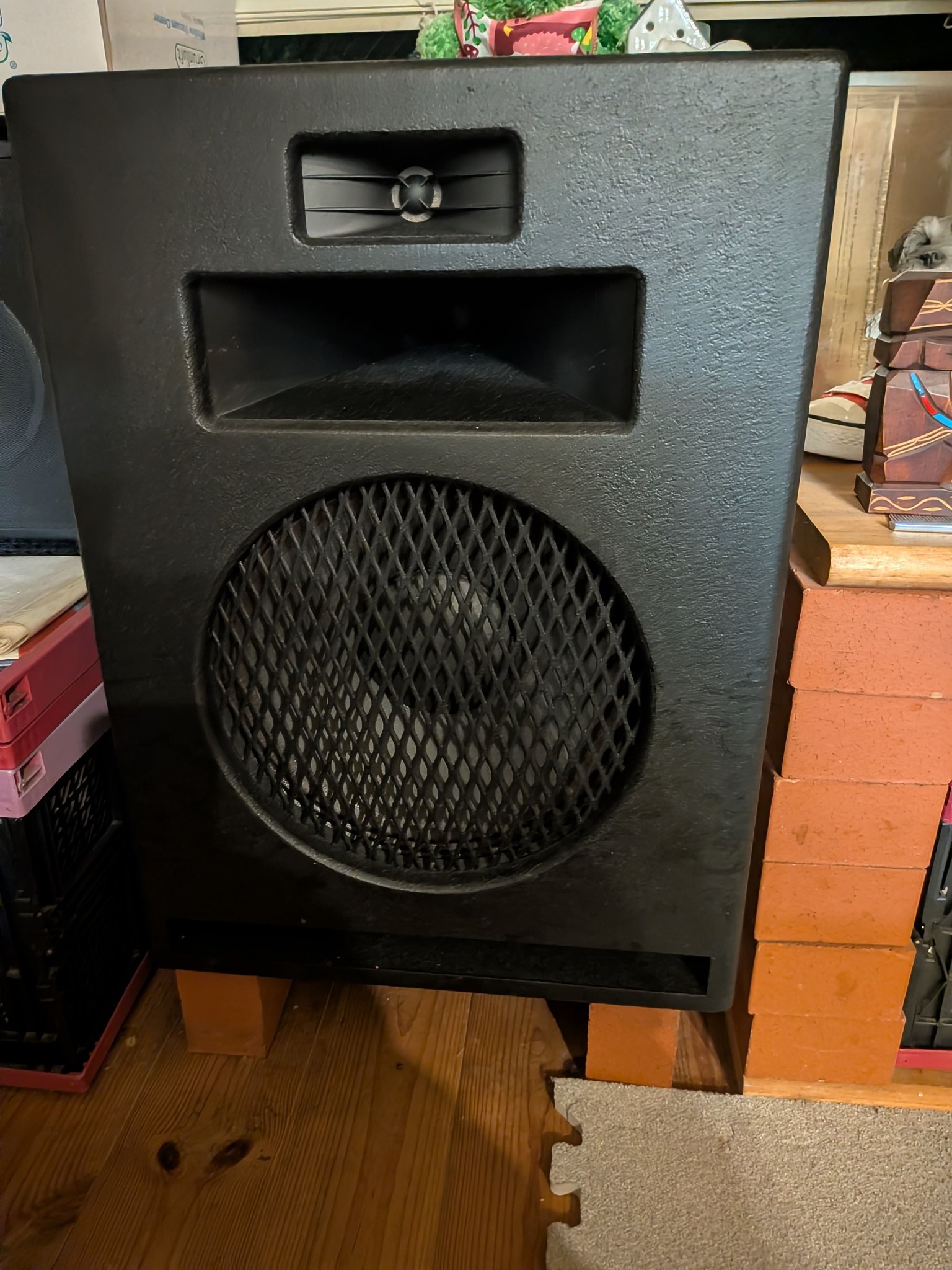 こんにちは JBL 4311Aを使用しています。 先日から左chの音が明らかに 