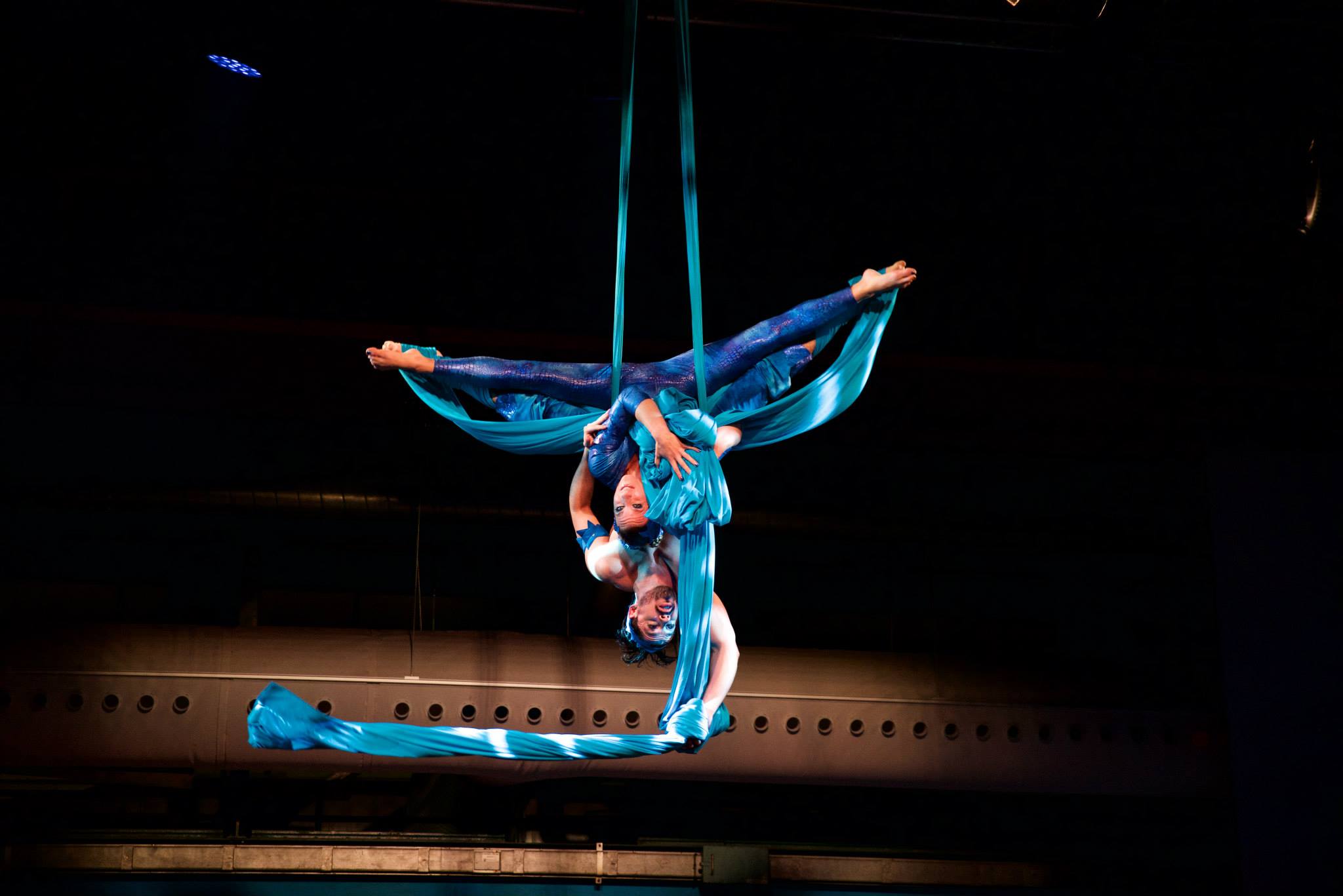 Mira & Ilan - Fluxo Acrobatics