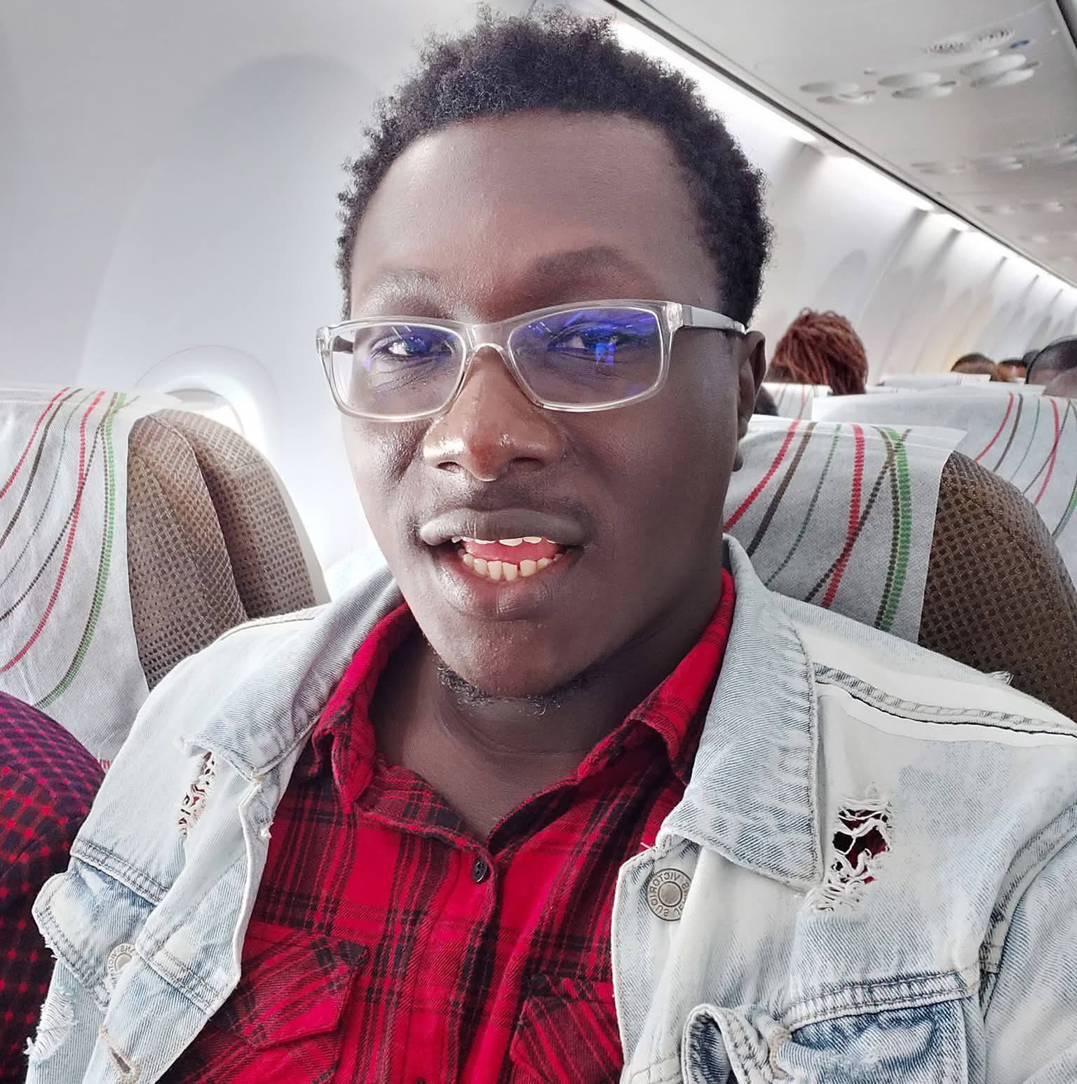 Guys follow @drawmecrazy01 on Tiktok and Twitter | Samson Uzezi
