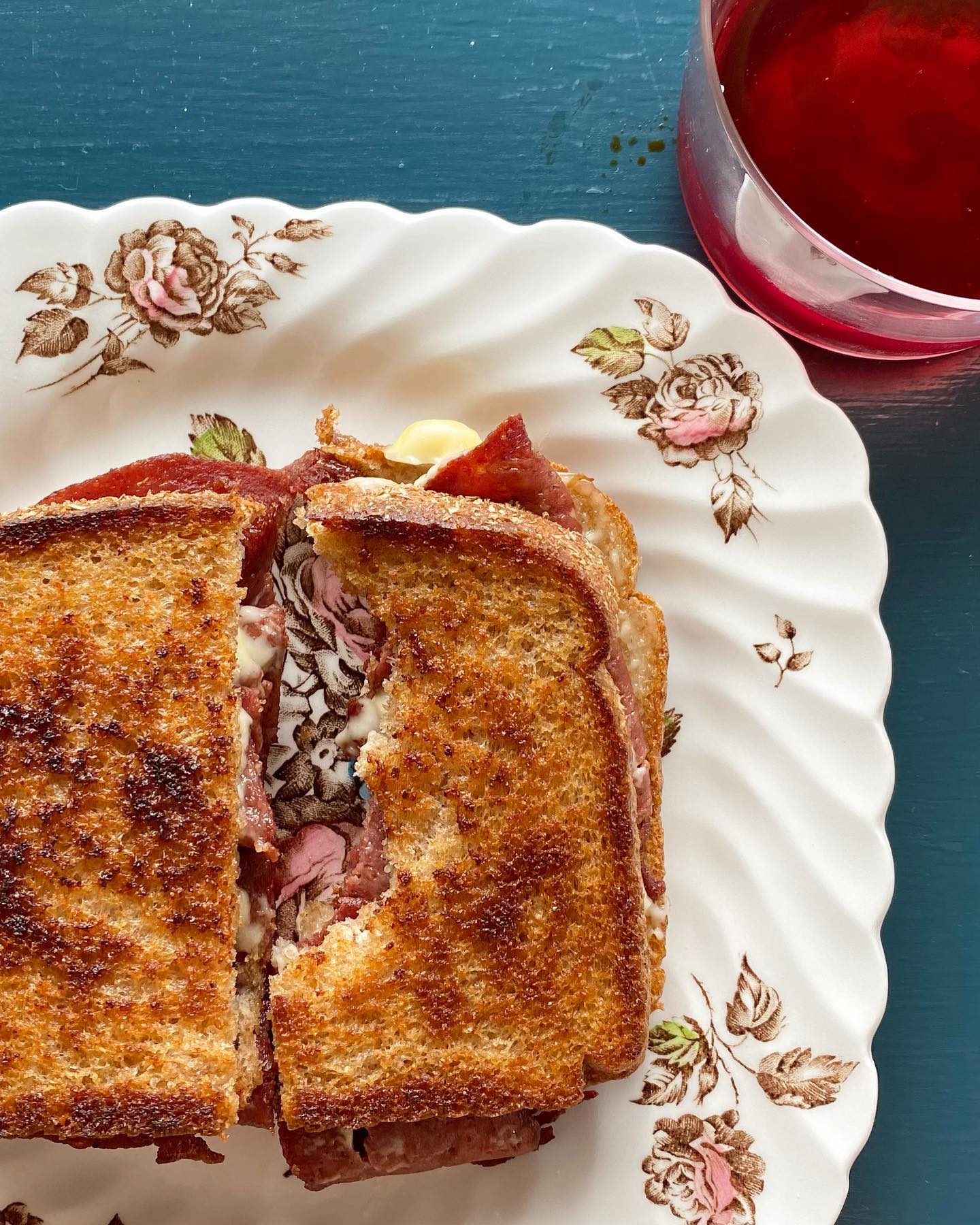 Cafe Mutton - Introducing the correct way to eat lunch in... | Facebook