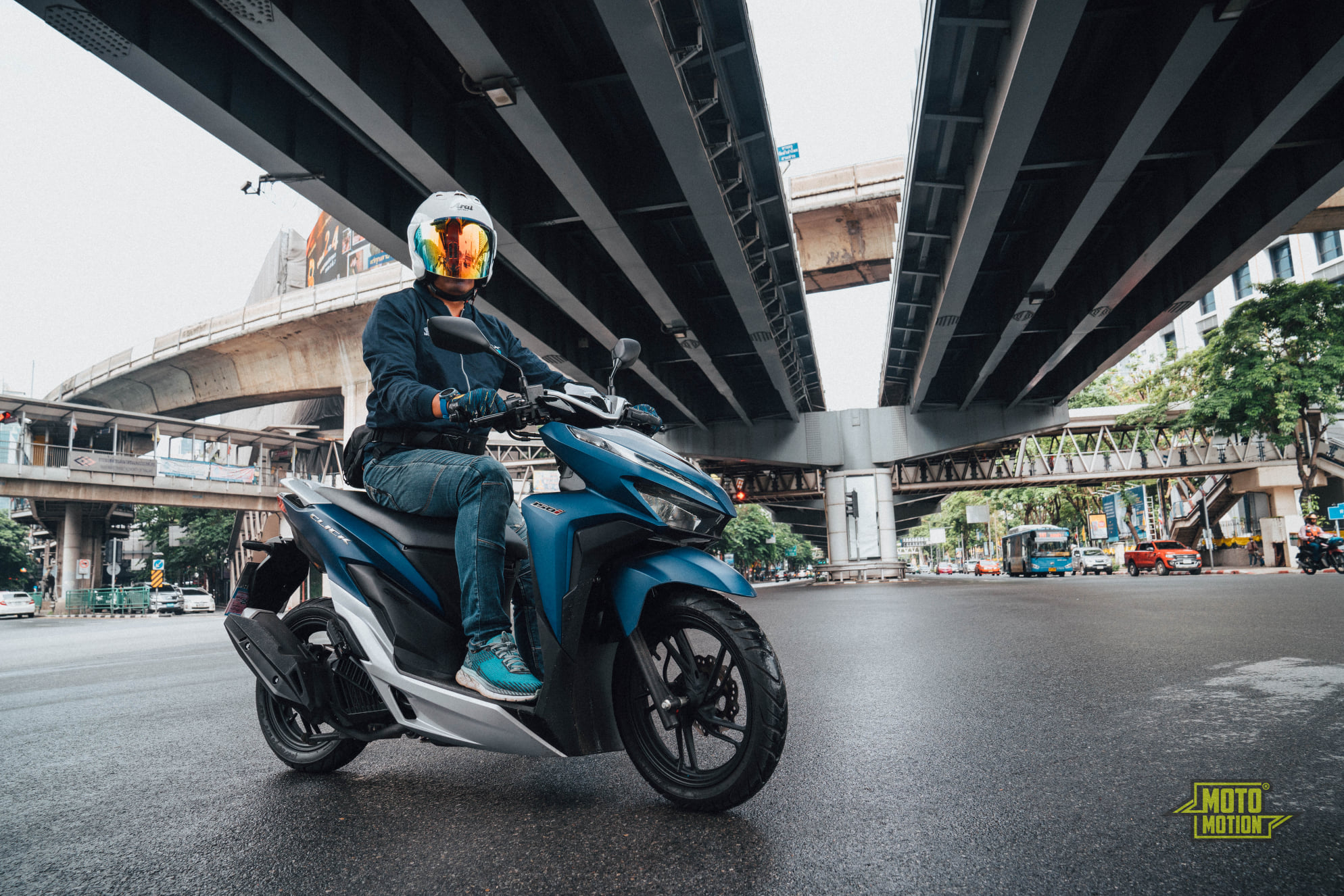 MotoMotion - ดีไซน์หรือเอกลักษณ์ของ Honda CLICK คือ...