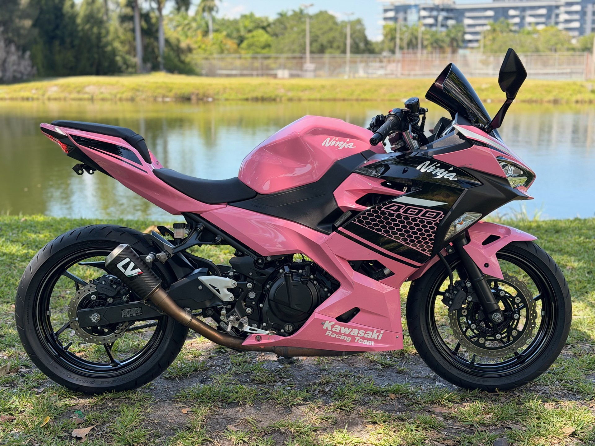 CUSTOM PINK 2022 KAWASAKI NINJA 400 WITH ONLY 2K MILES! CLEAN