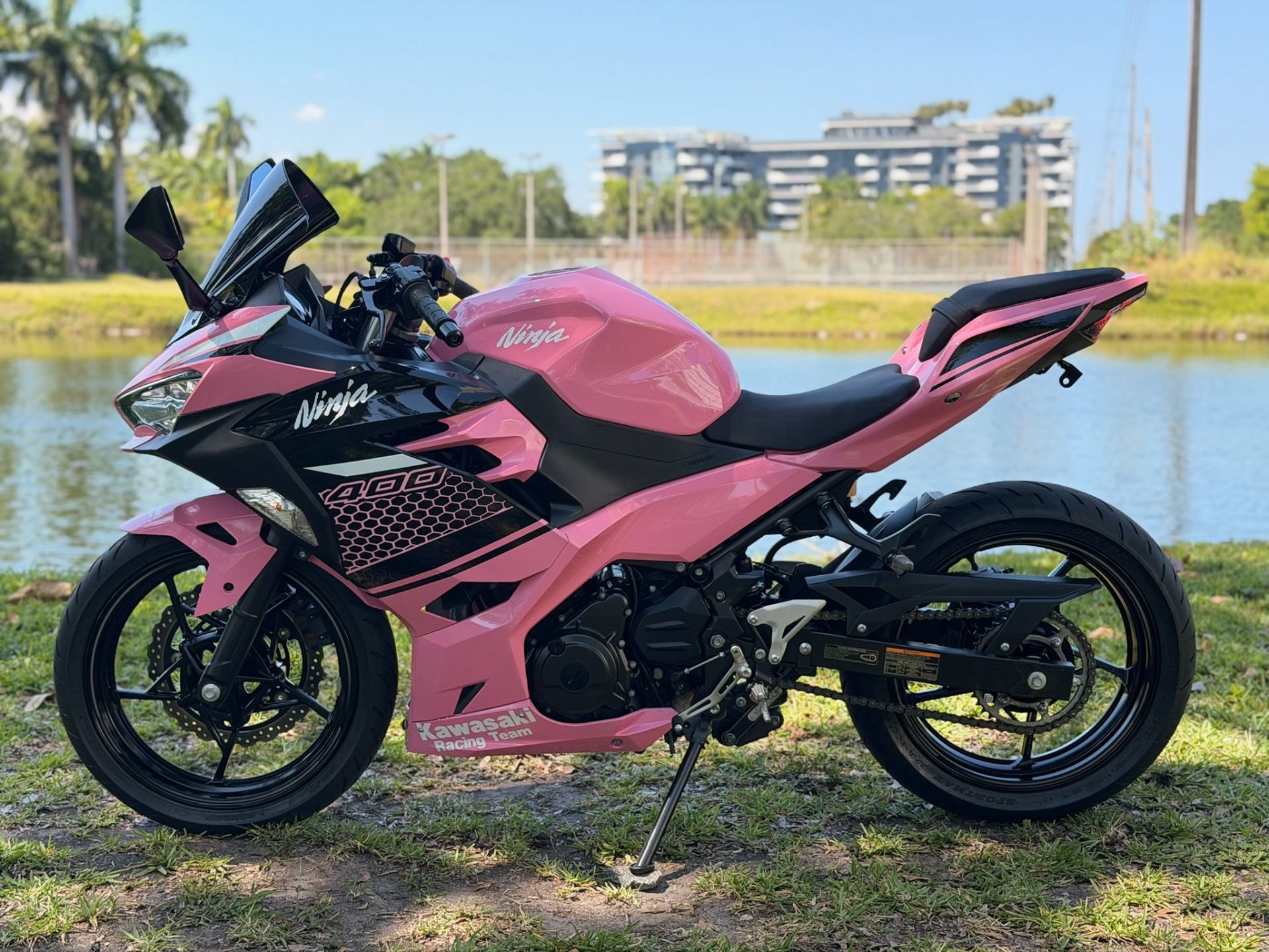 CUSTOM PINK 2022 KAWASAKI NINJA 400 WITH ONLY 2K MILES! CLEAN
