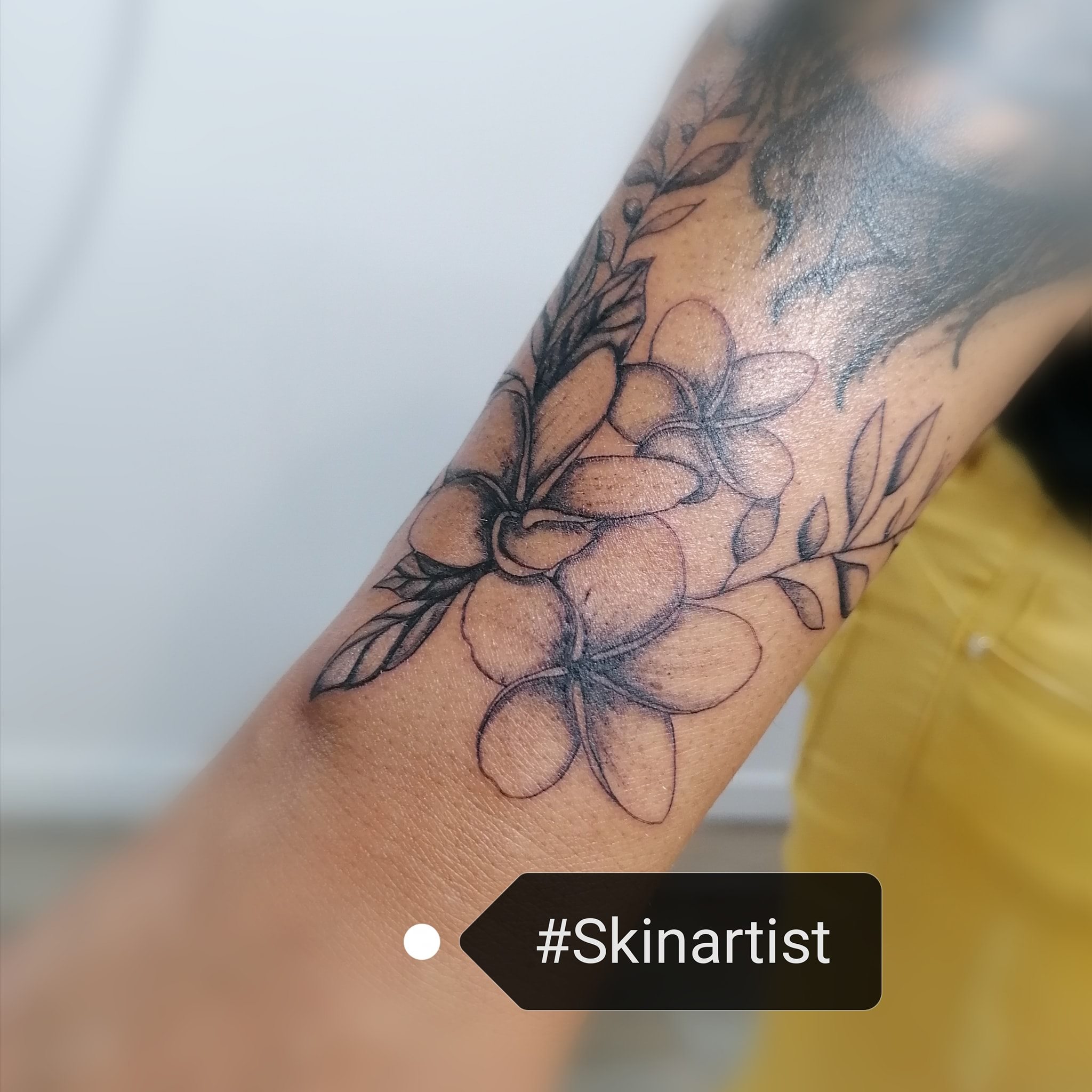 Tatouage Fleur De Tiare Femme
