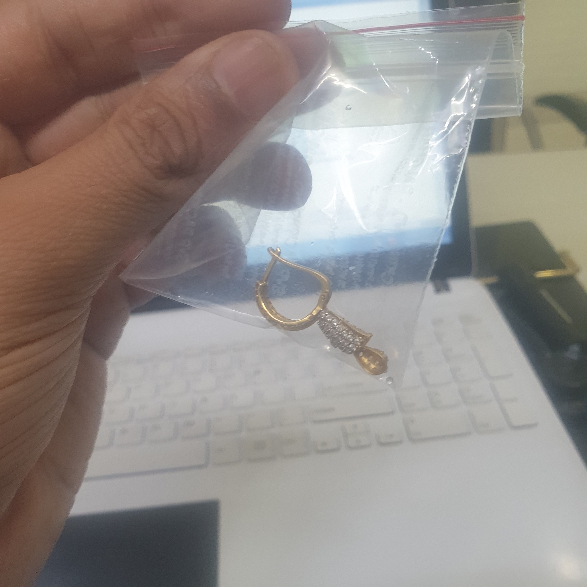 Rohtash - Hmaari opd mein kisi patient ki EARRING gir gyi 
