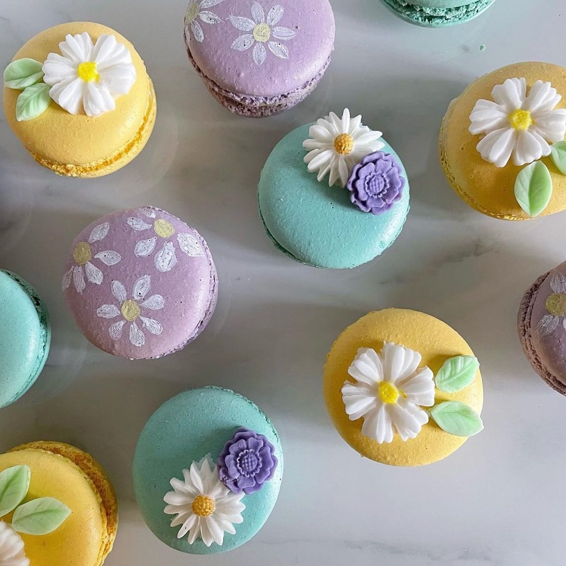 🌼 The prettiest spring macarons from... - On The Cake Stand | Facebook