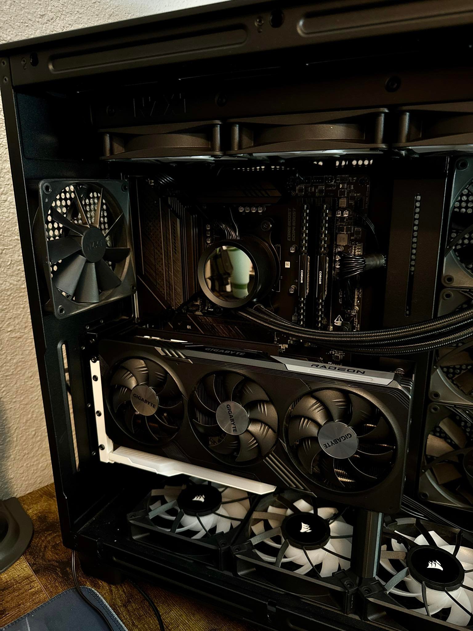 MSI B550 Tomahawk build with Ryzen 9 5900X and RX 7800XT