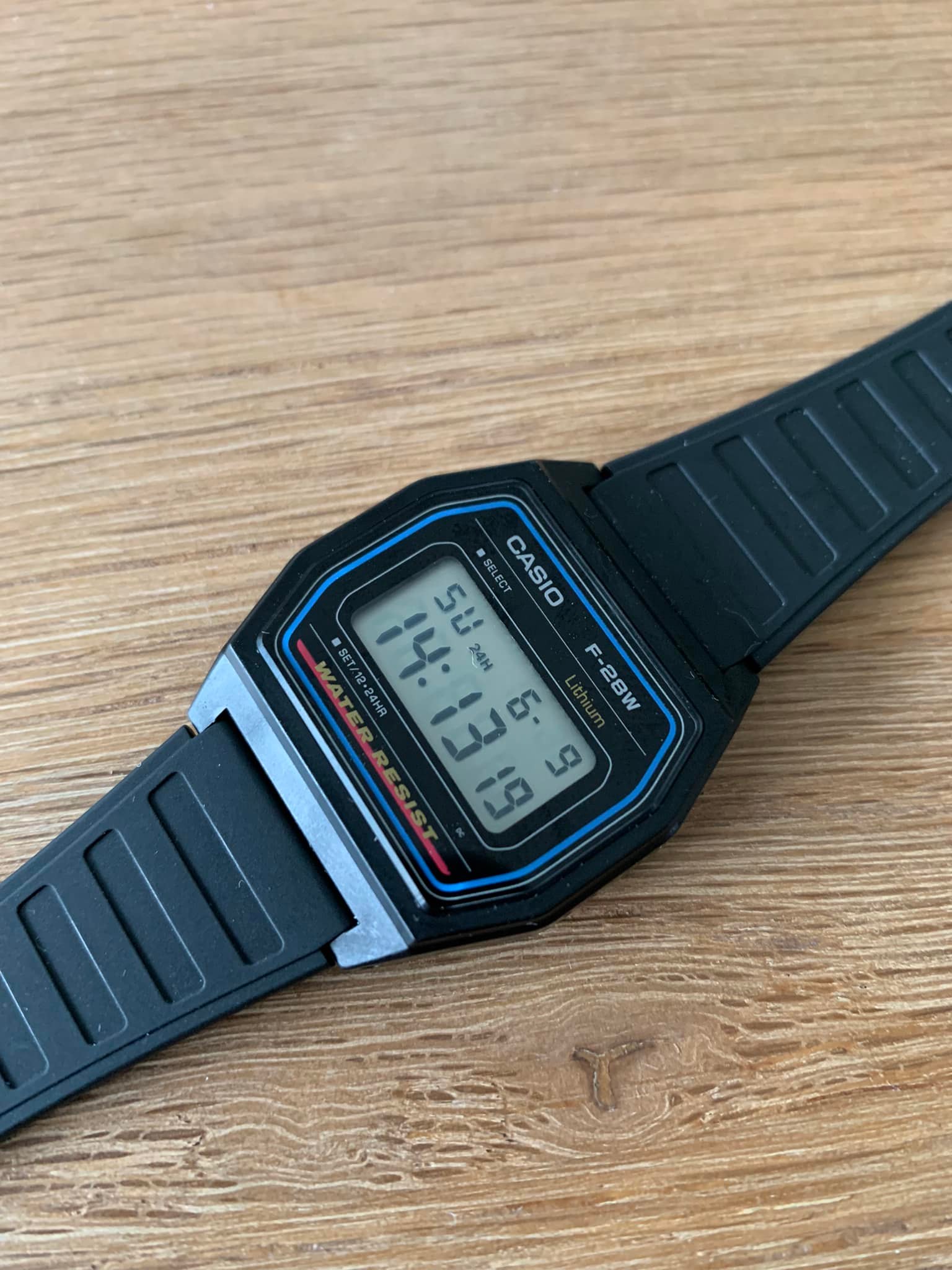 Hello everyone. I have this 1989 vintage Casio F-28W (well I think 