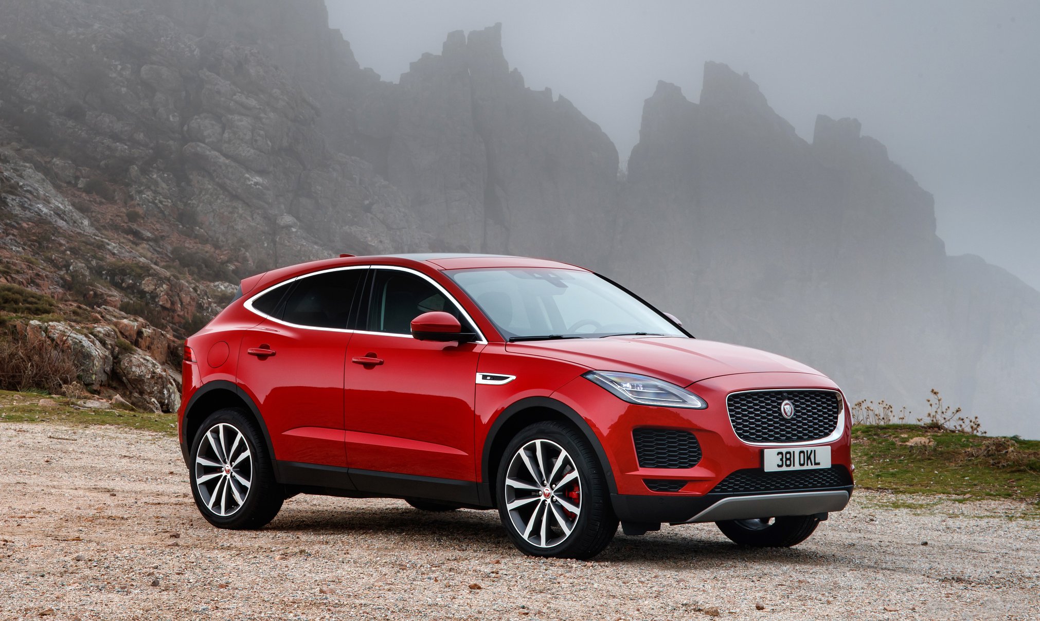 #EPACE es El SUV compacto que solo... - Land Rover Monterrey | Facebook
