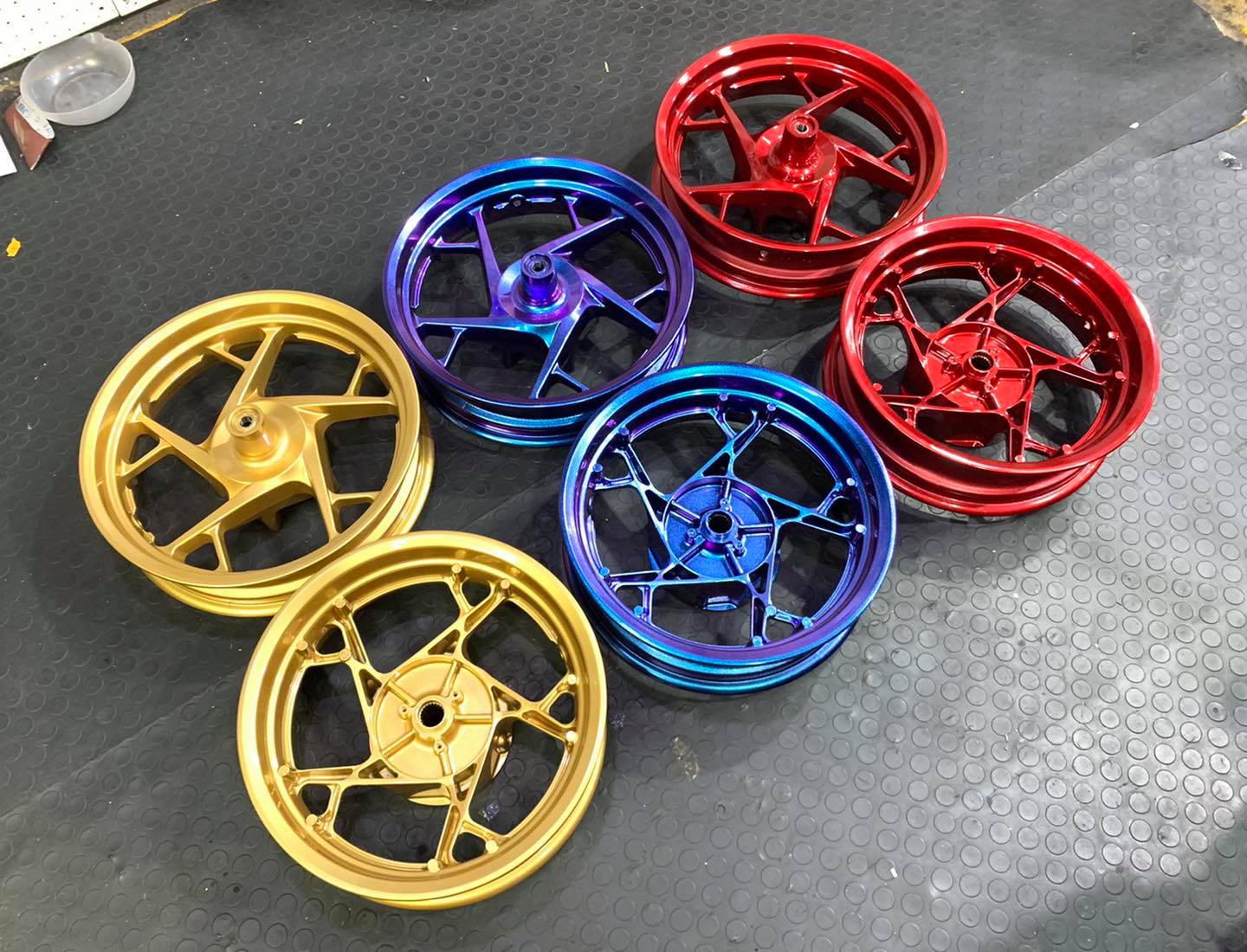 Finracingbike - 🎊🎊🎊โปรโมชั่นตอนรับตรุษจีน🎊🎊🎊 สีล้อ 2K... | Facebook