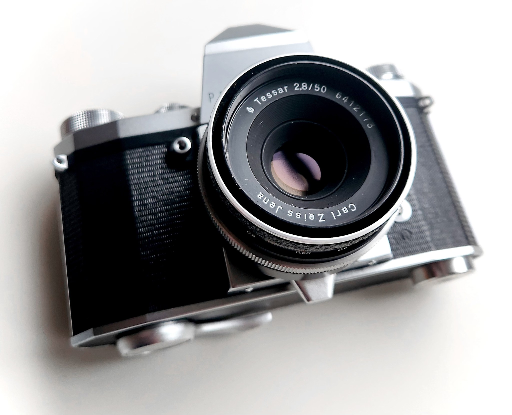 Praktica IV F camera with Tessar lens review