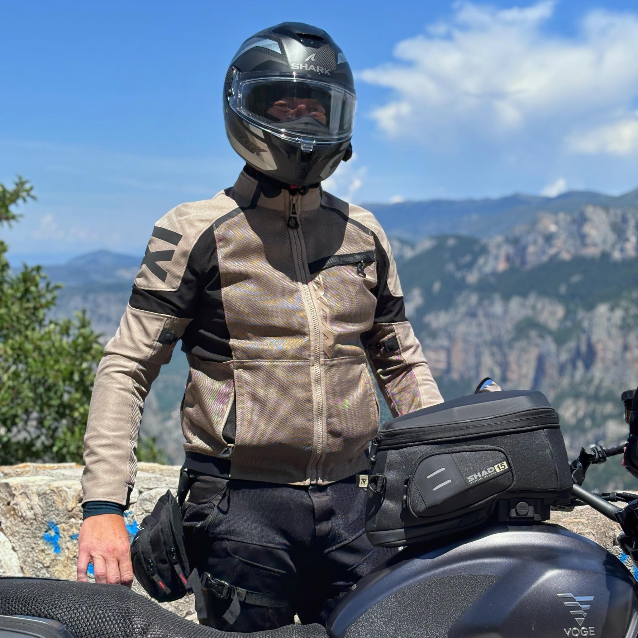 #madonnadellacorona #motoitaly #mototrip #voge800 #rideandflycotedazur ...