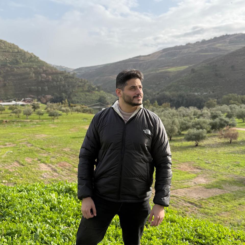 Suhib - للاسف مع كل محاولة ورغبة ملكية في توثيق السردية الوطنية، تصطدم ...