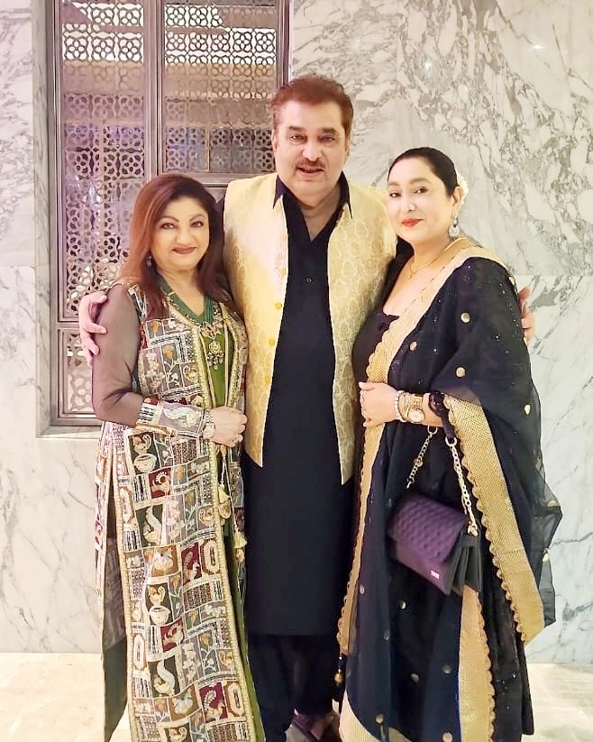 Raza - With my sister,sabiha(left)and wife,shahrukh at hotel hilton ...