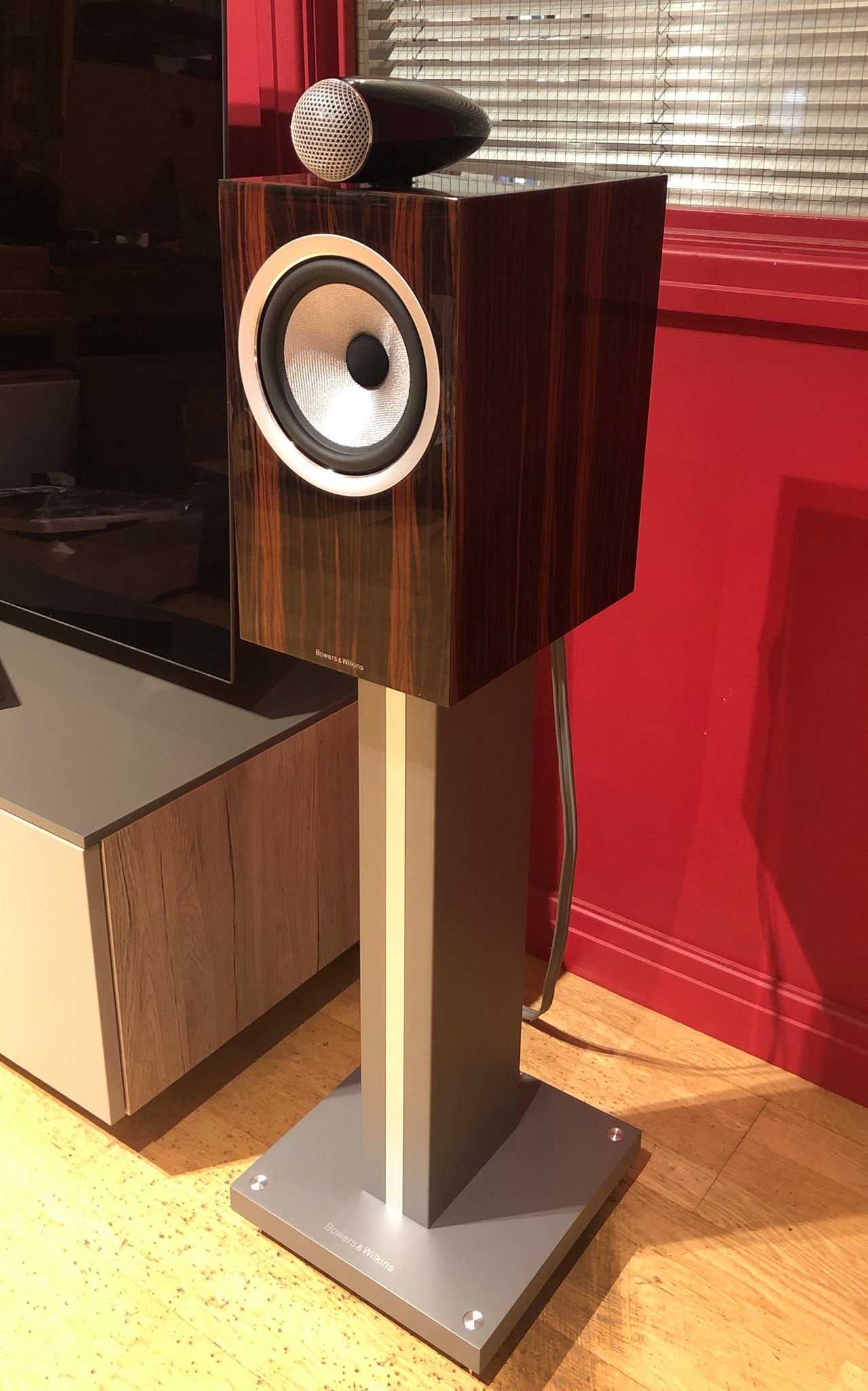 Sound - Playing the beautiful @BowersWilkins 705 S2 Signature 